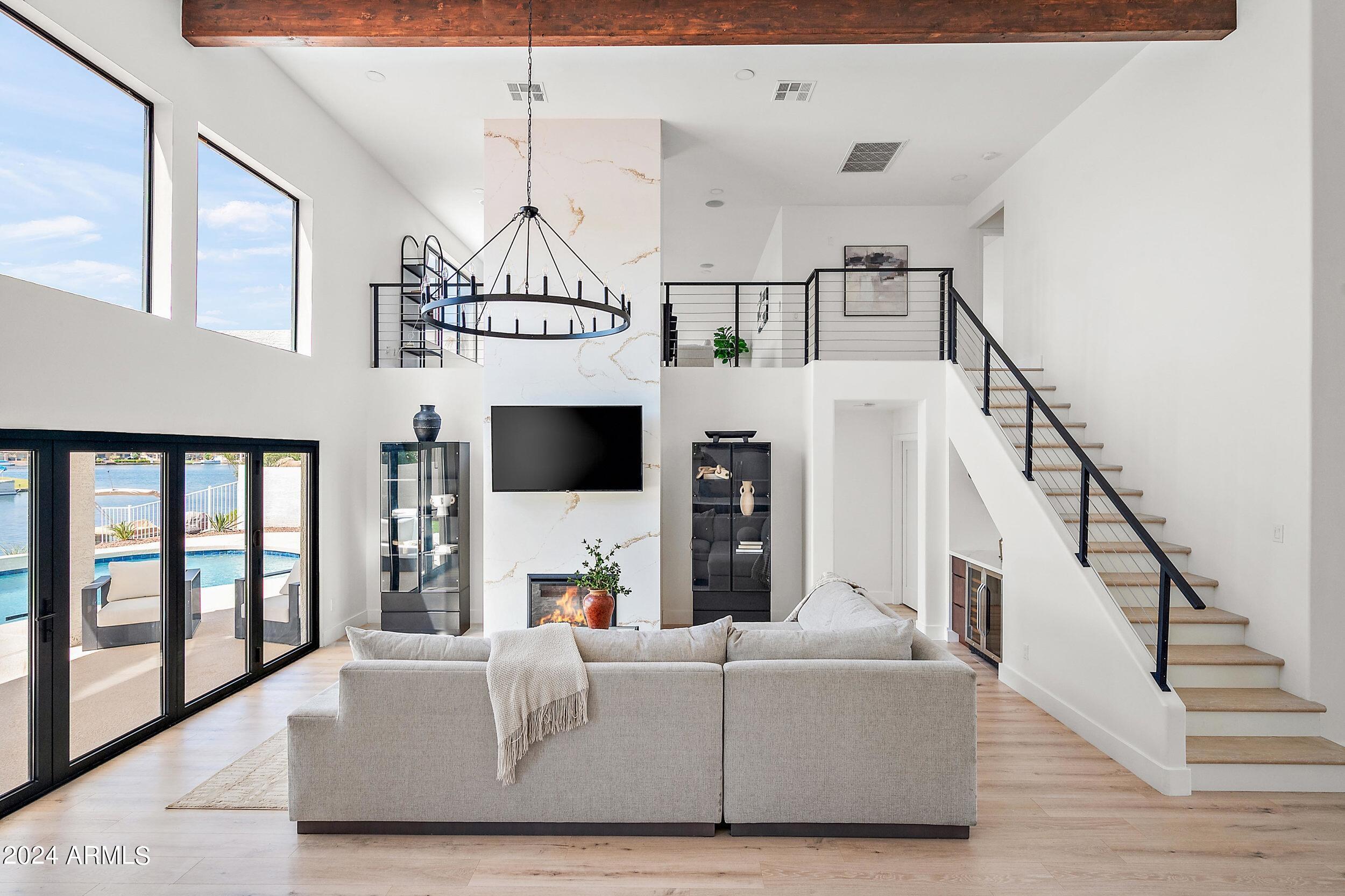 3817 E HIDDENVIEW Drive