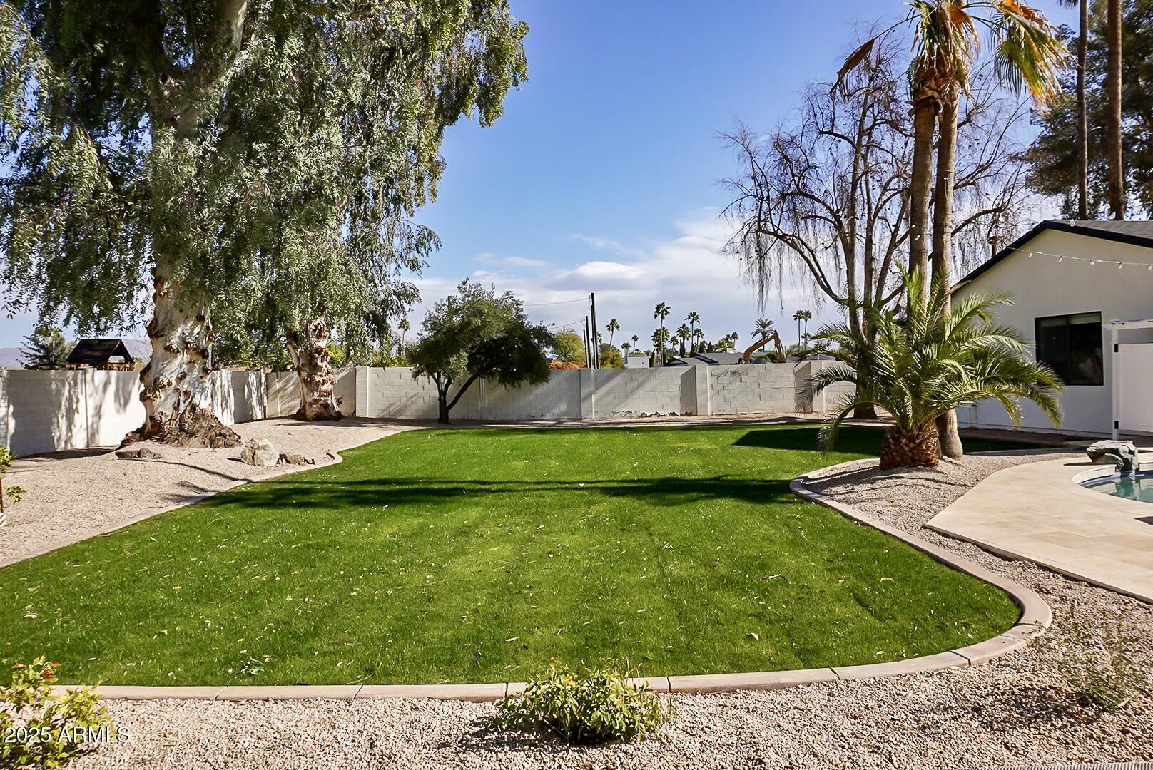 6102 E LARKSPUR Drive