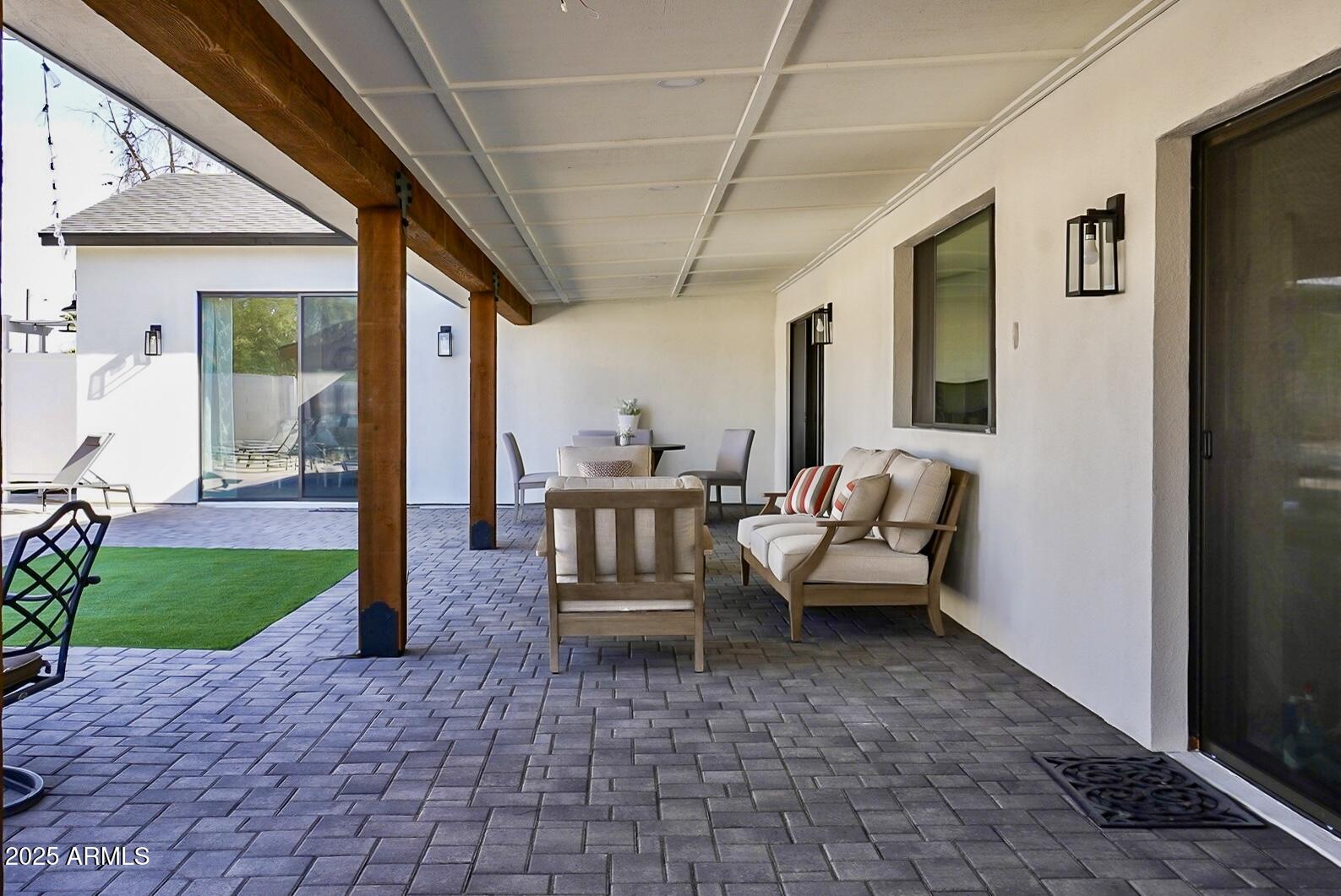 6102 E LARKSPUR Drive