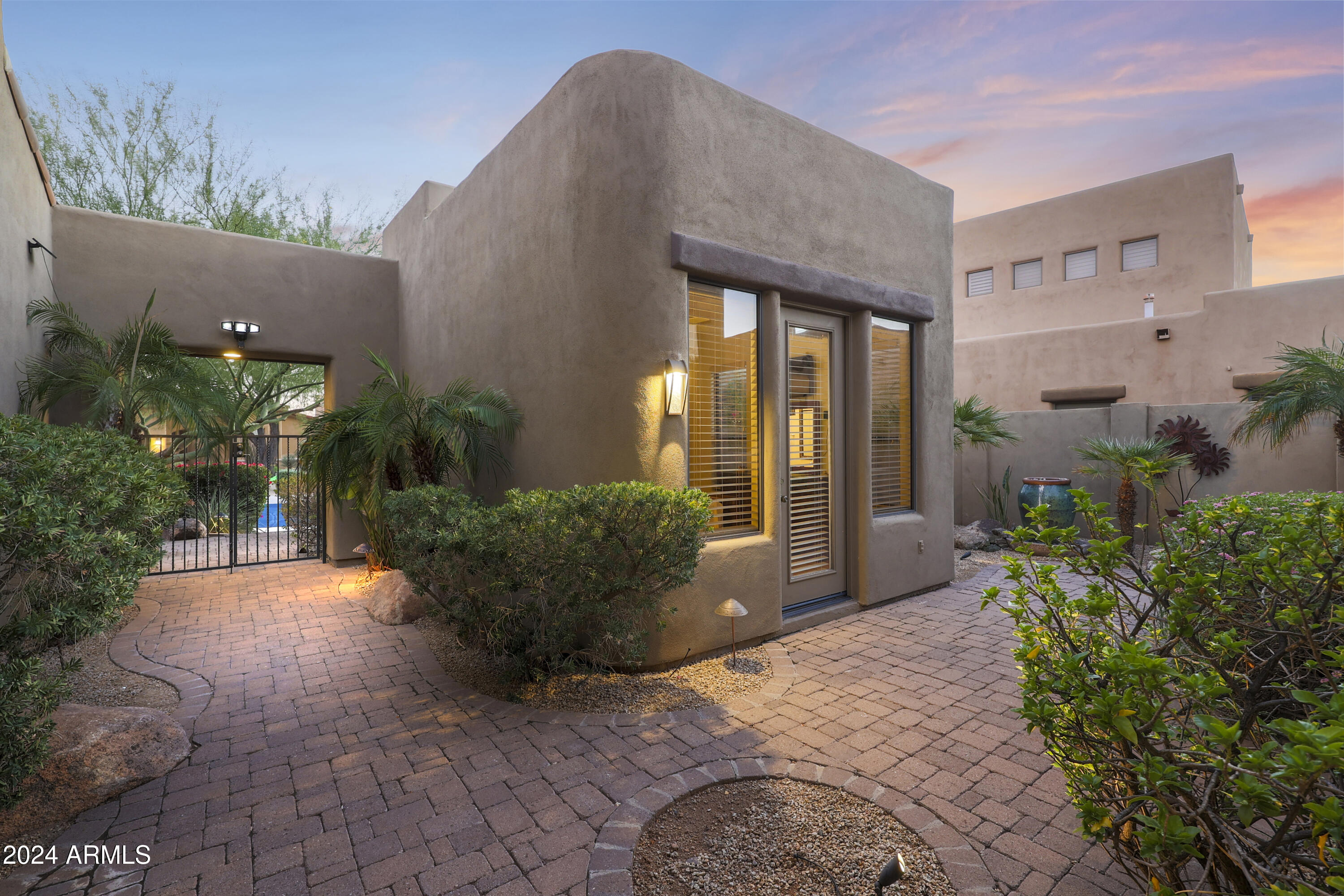 8146 E WING SHADOW Road