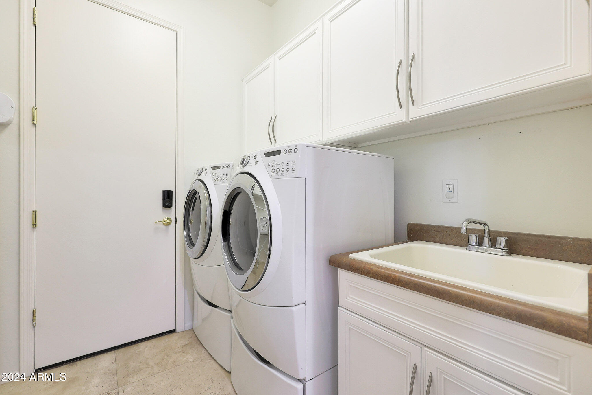 8146 E WING SHADOW Road