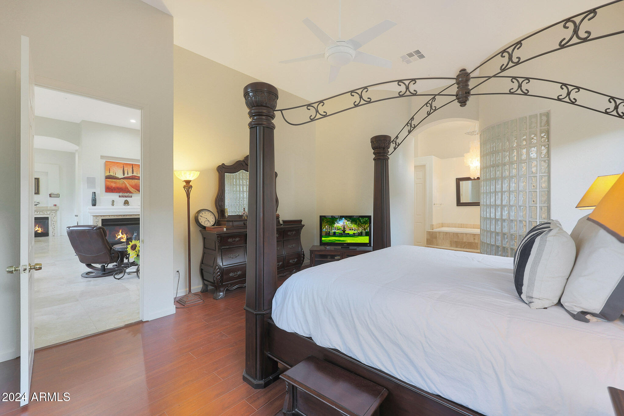 8146 E WING SHADOW Road