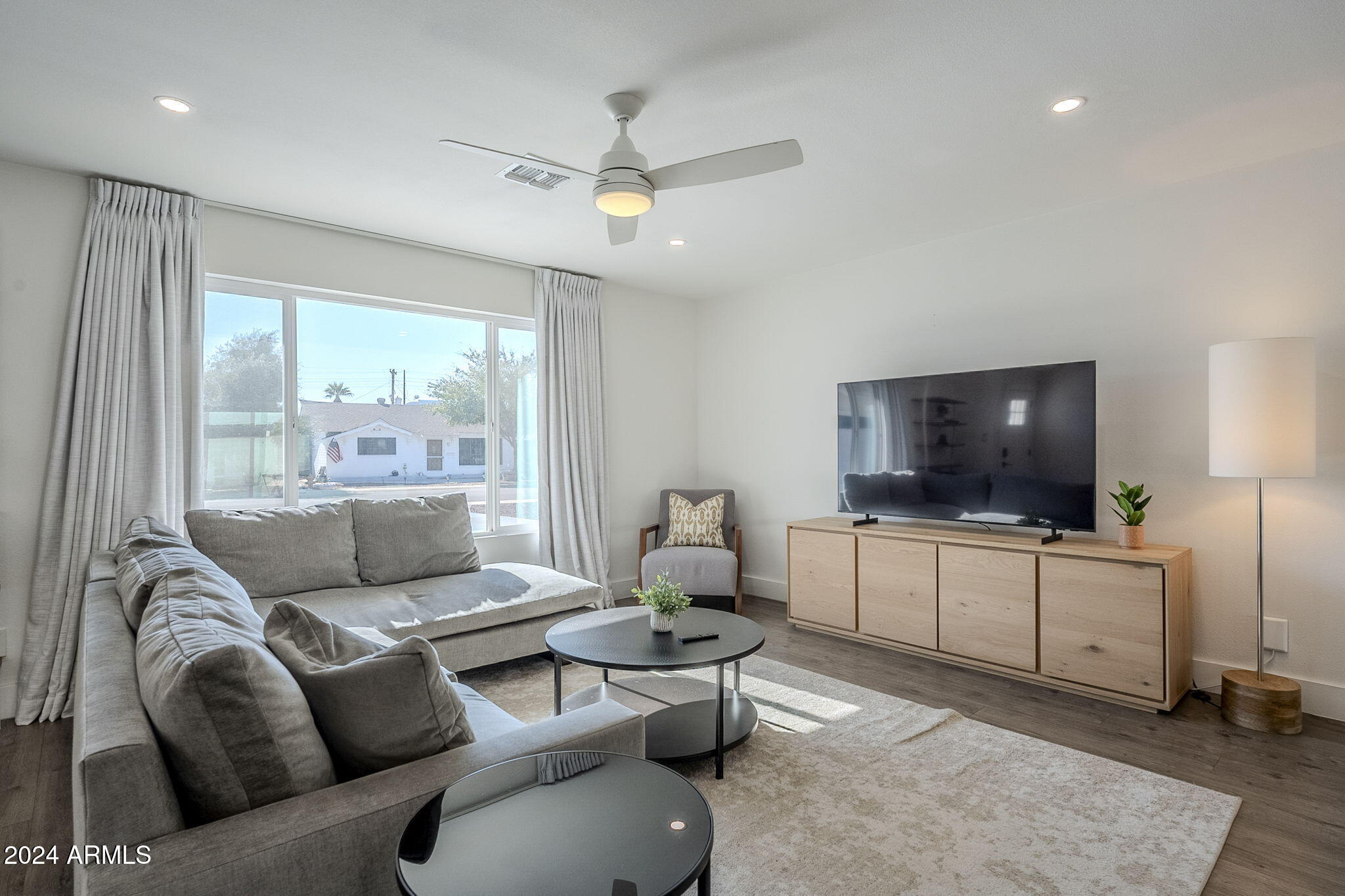 8644 E BONNIE ROSE Avenue