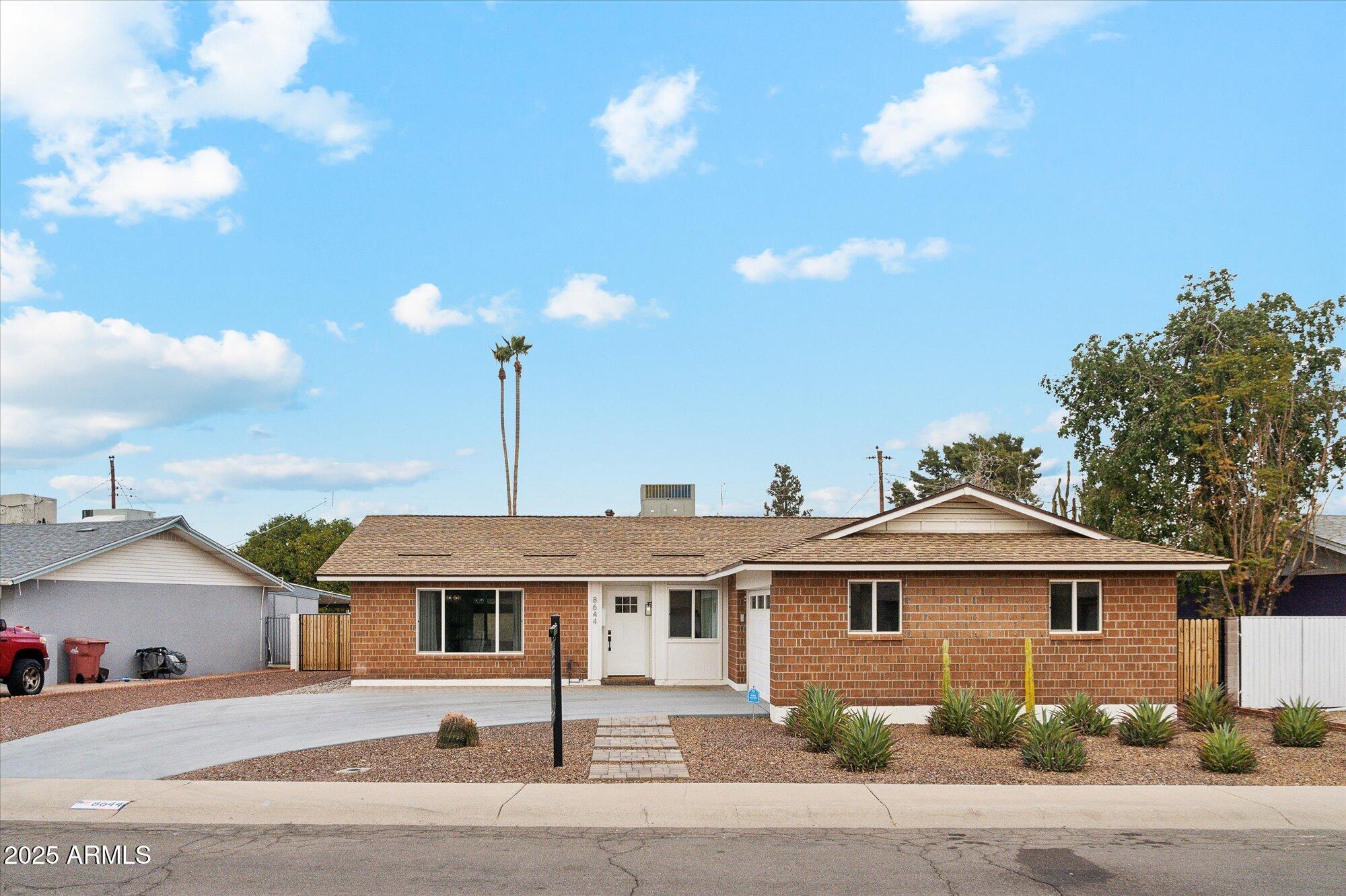 8644 E BONNIE ROSE Avenue