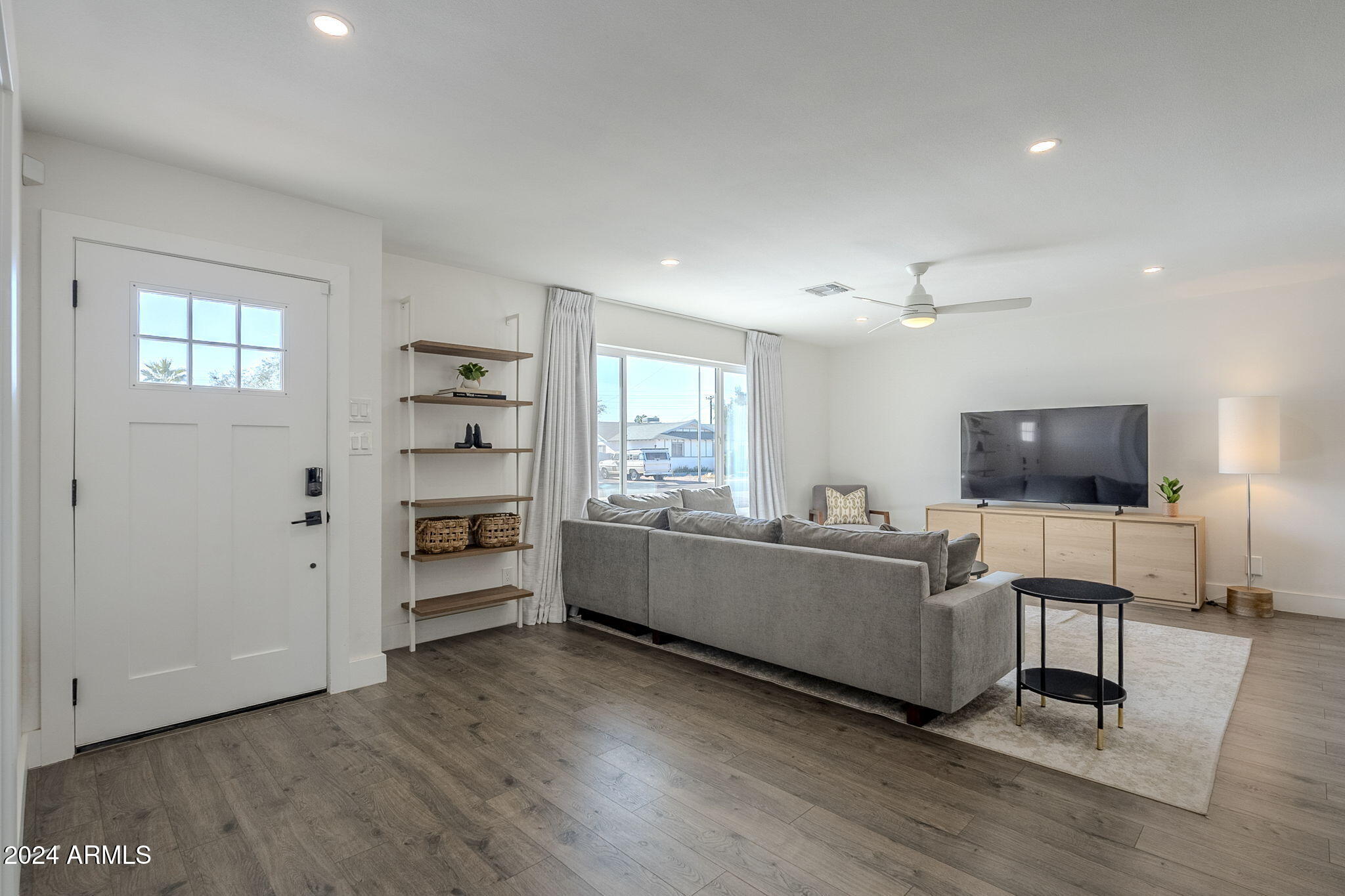 8644 E BONNIE ROSE Avenue