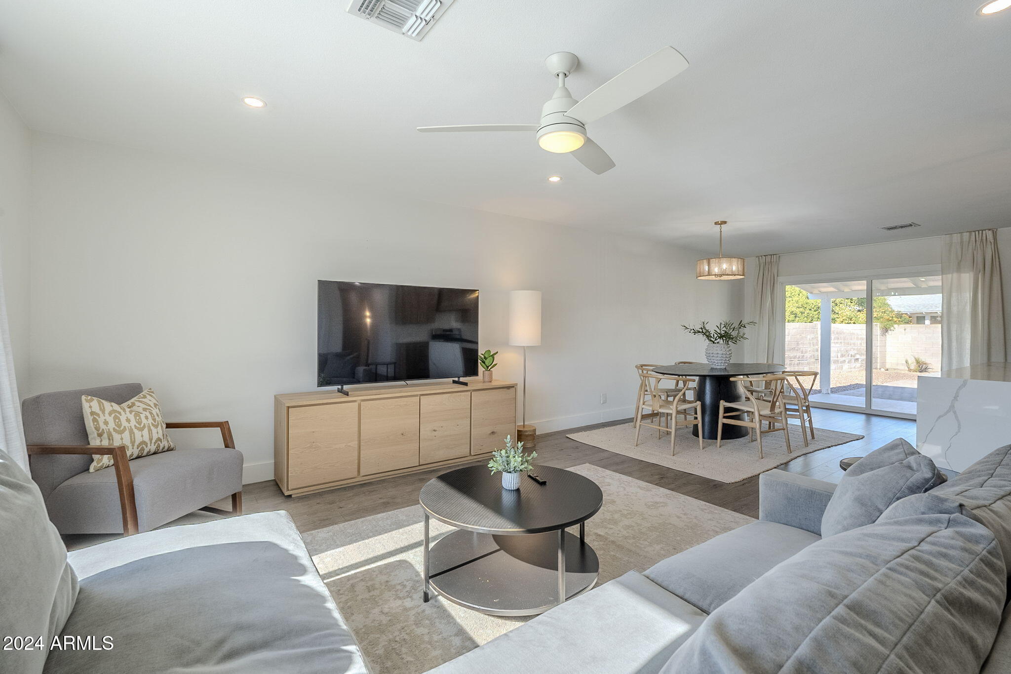 8644 E BONNIE ROSE Avenue