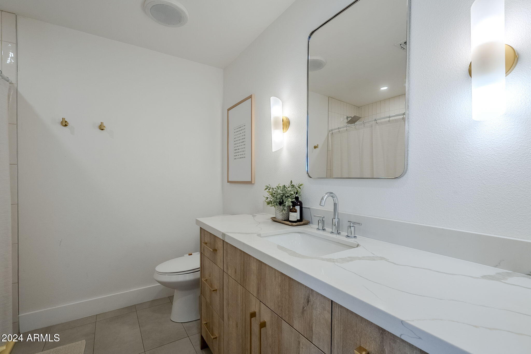 8644 E BONNIE ROSE Avenue