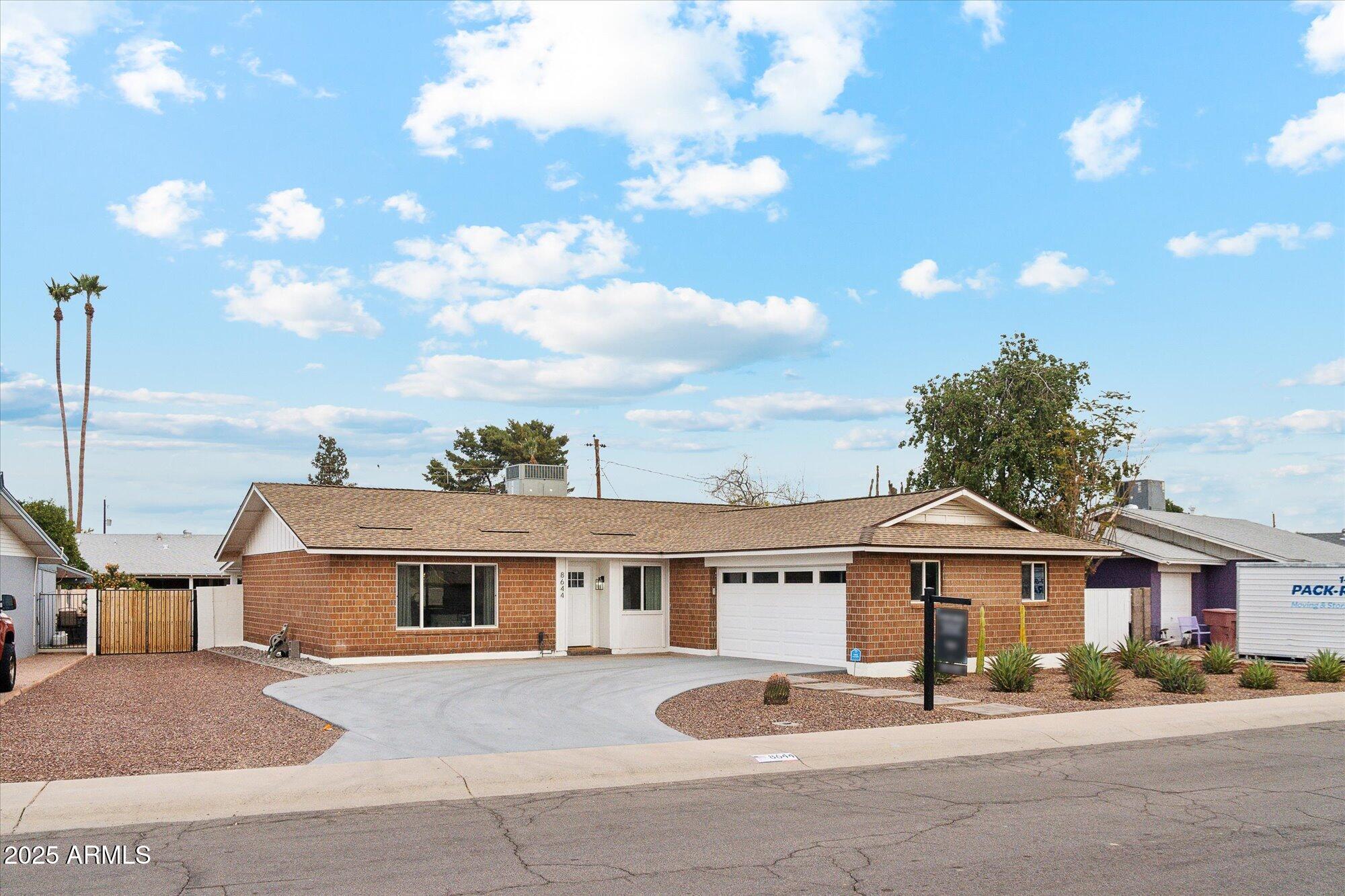 8644 E BONNIE ROSE Avenue