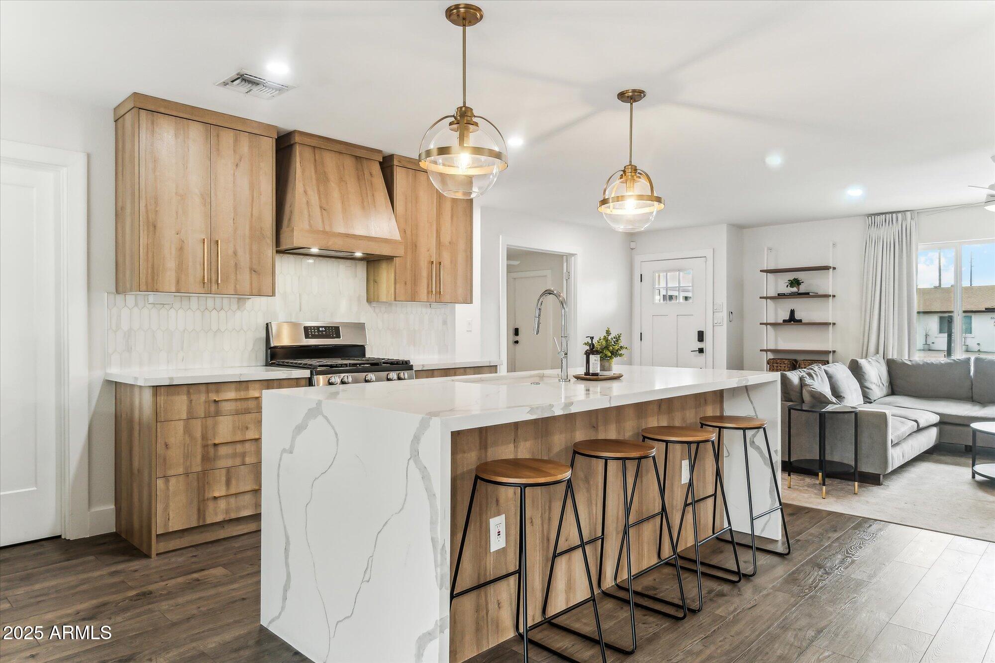 8644 E BONNIE ROSE Avenue