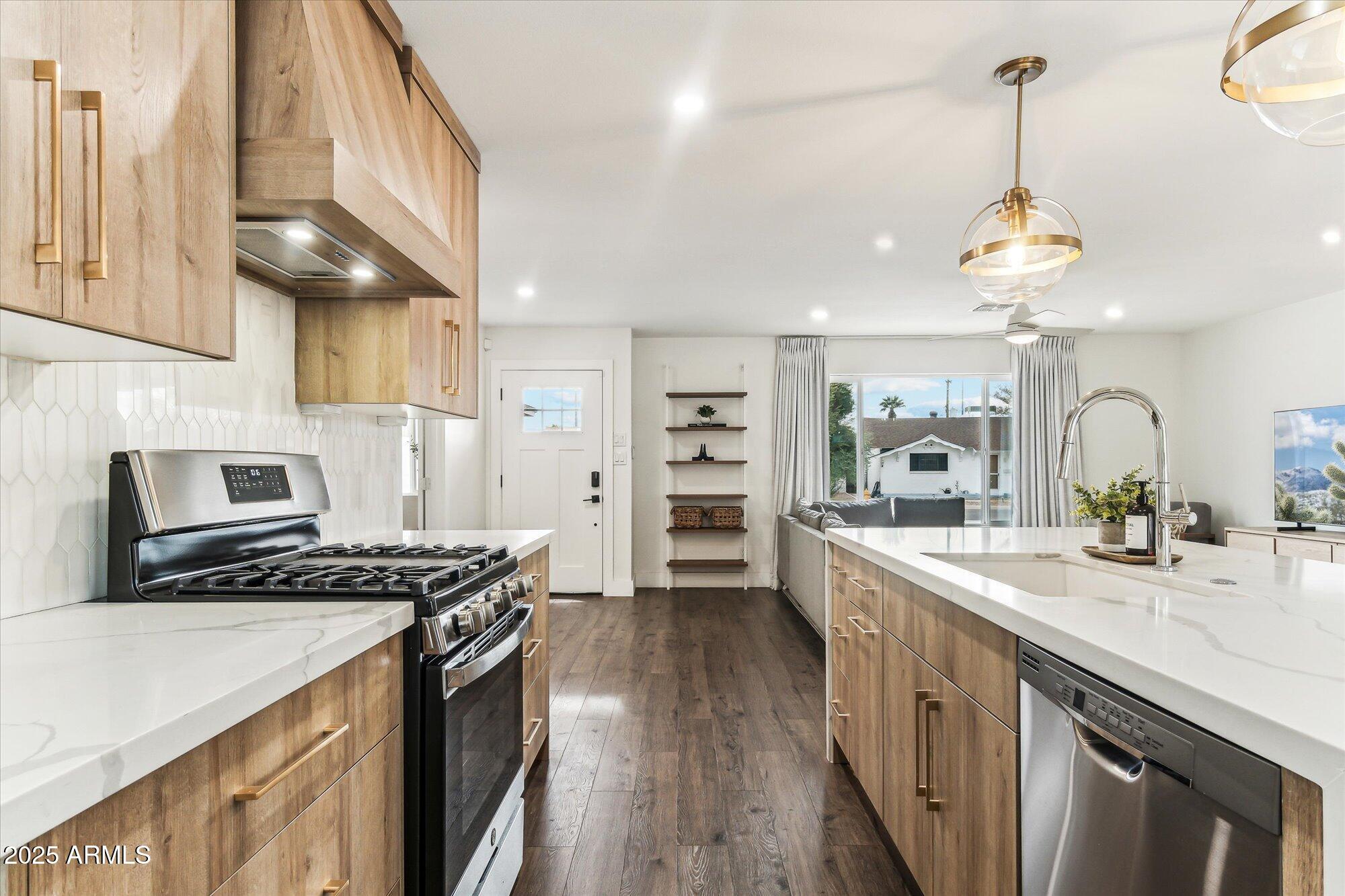 8644 E BONNIE ROSE Avenue