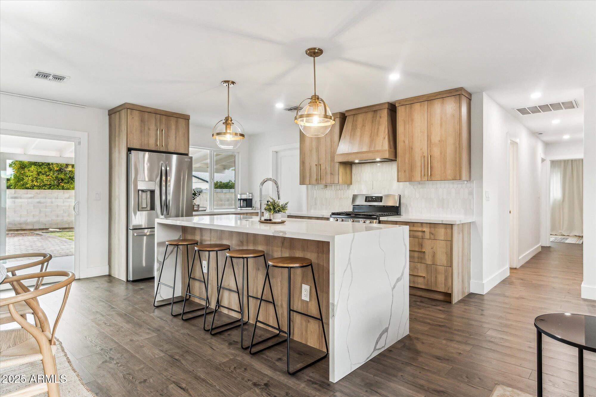 8644 E BONNIE ROSE Avenue