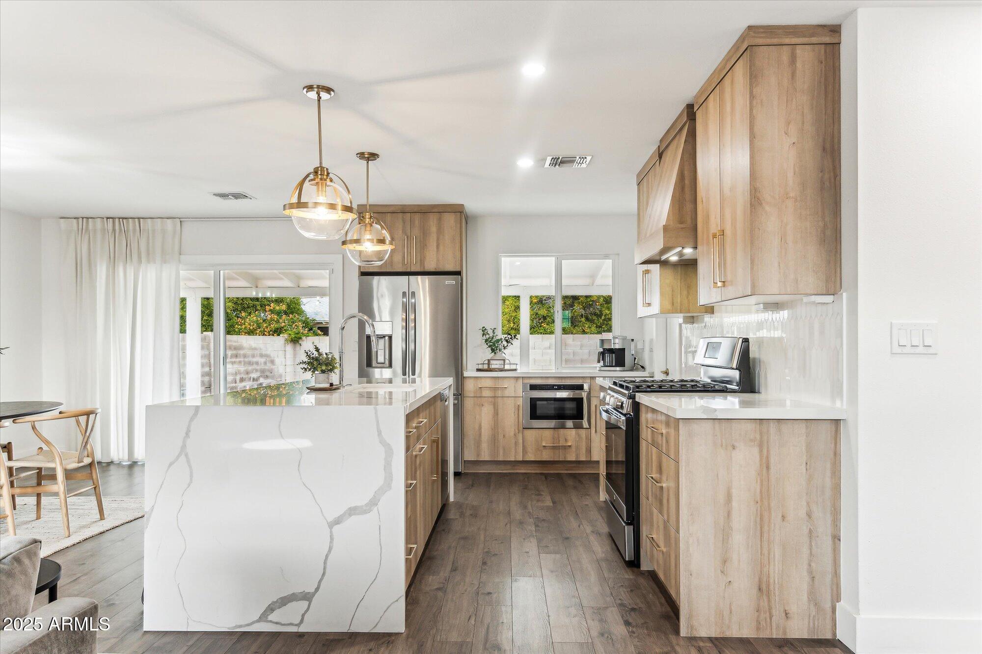 8644 E BONNIE ROSE Avenue