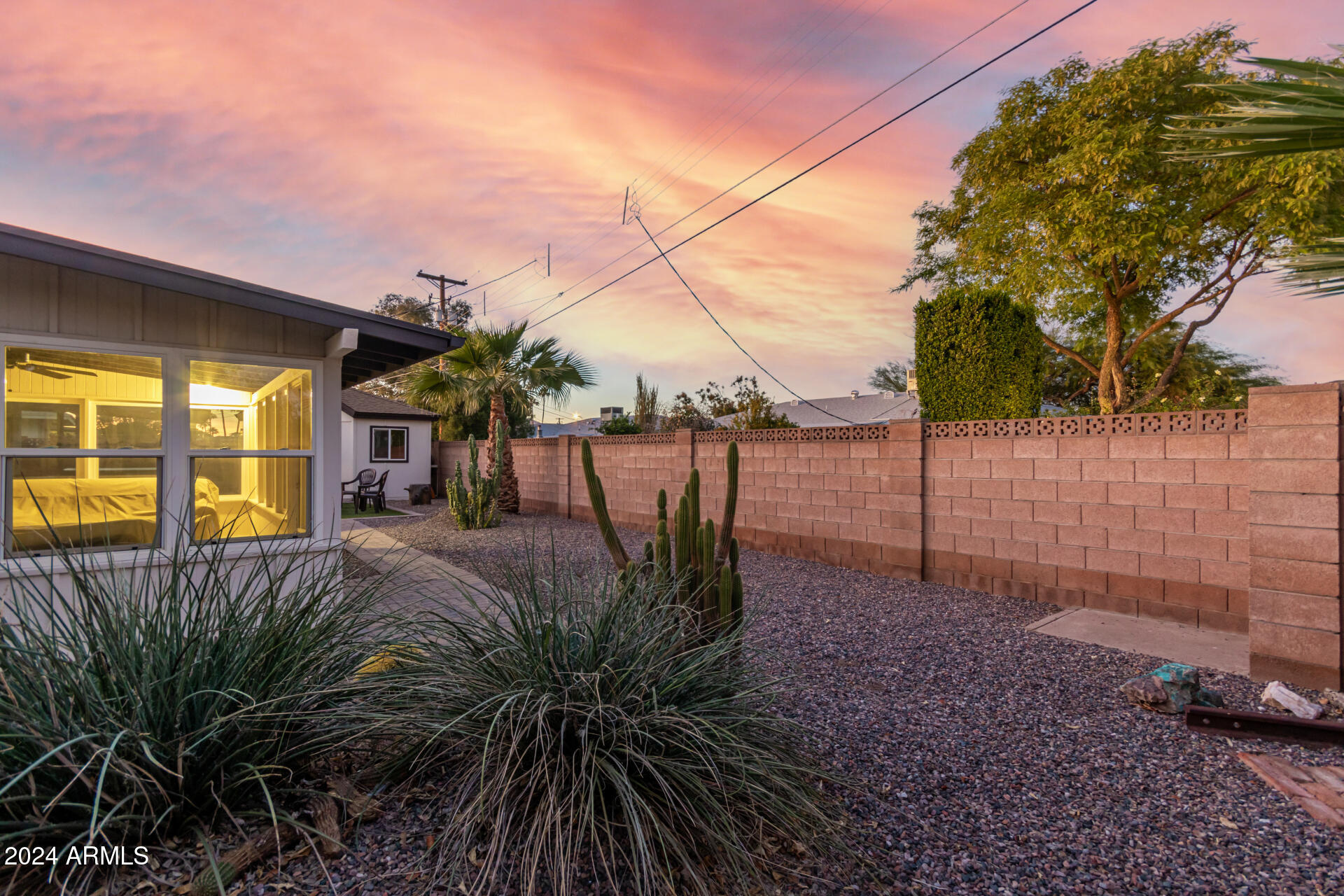 8302 E WILSHIRE Drive