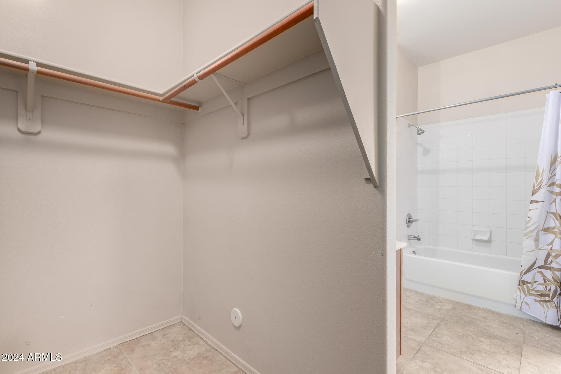 3221 N 37TH Street, 26