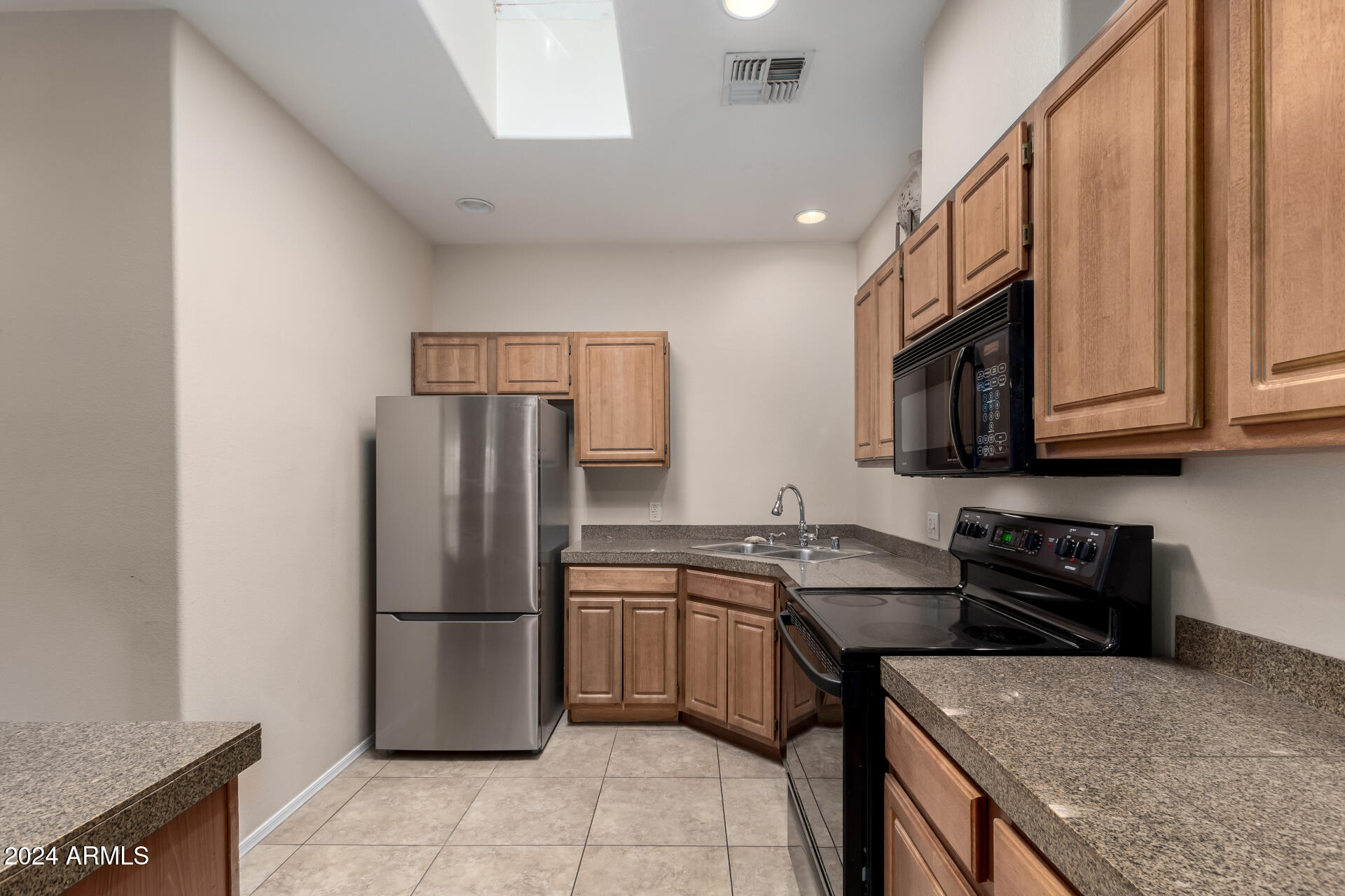 3221 N 37TH Street, 26