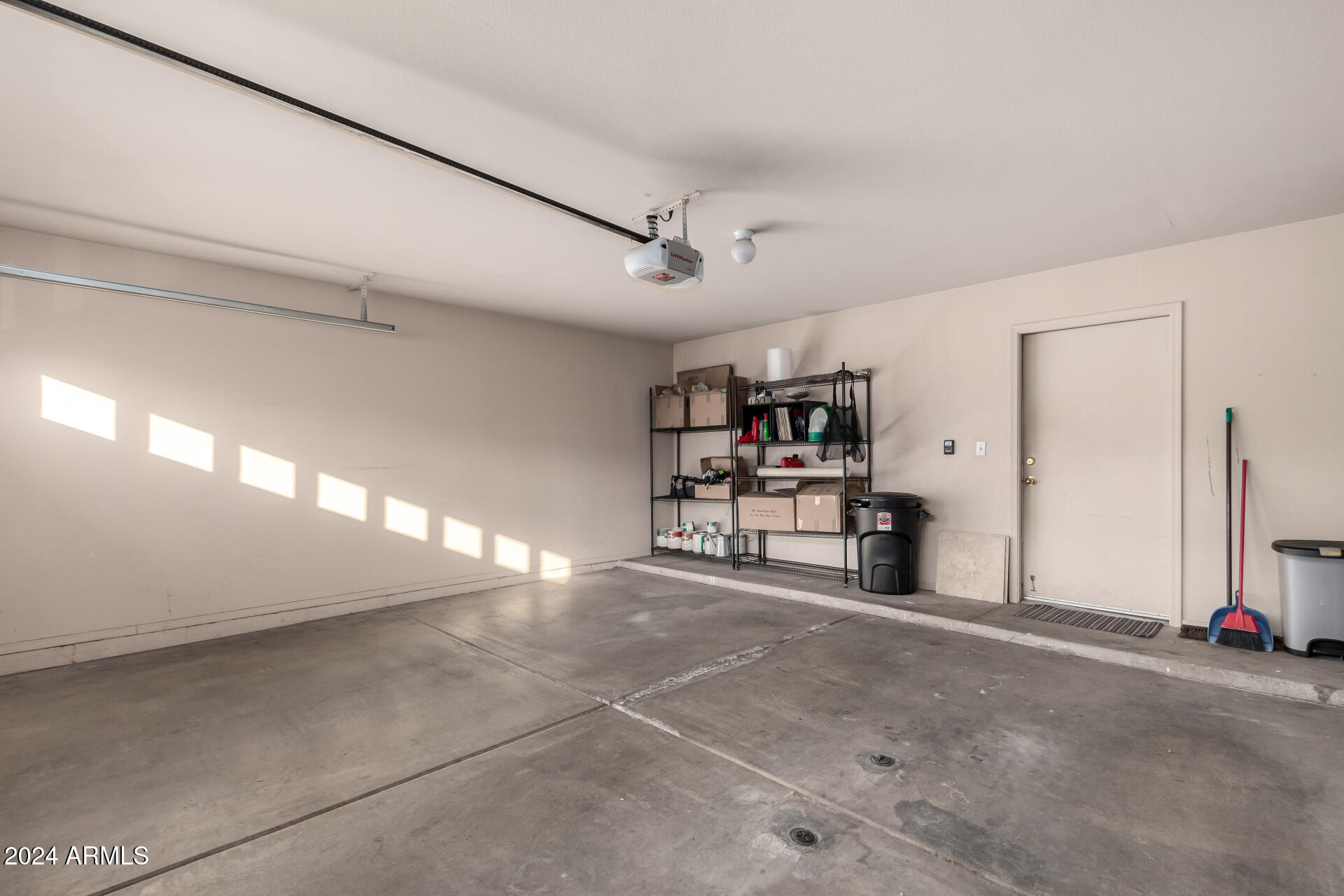 3221 N 37TH Street, 26