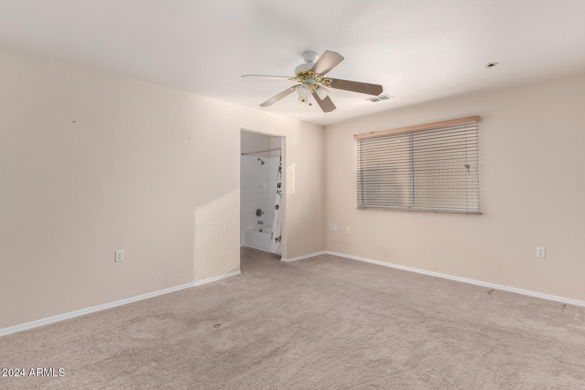 3221 N 37TH Street, 26