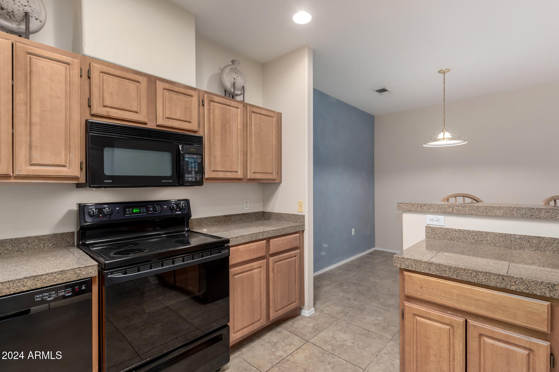 3221 N 37TH Street, 26