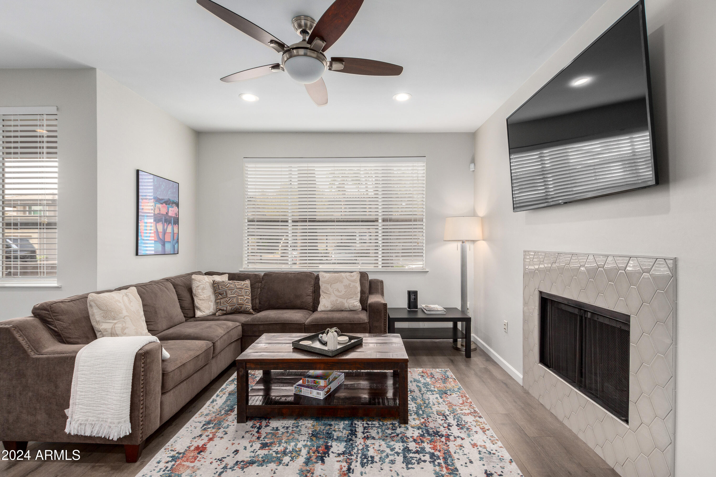 7009 E ACOMA Drive, 1143