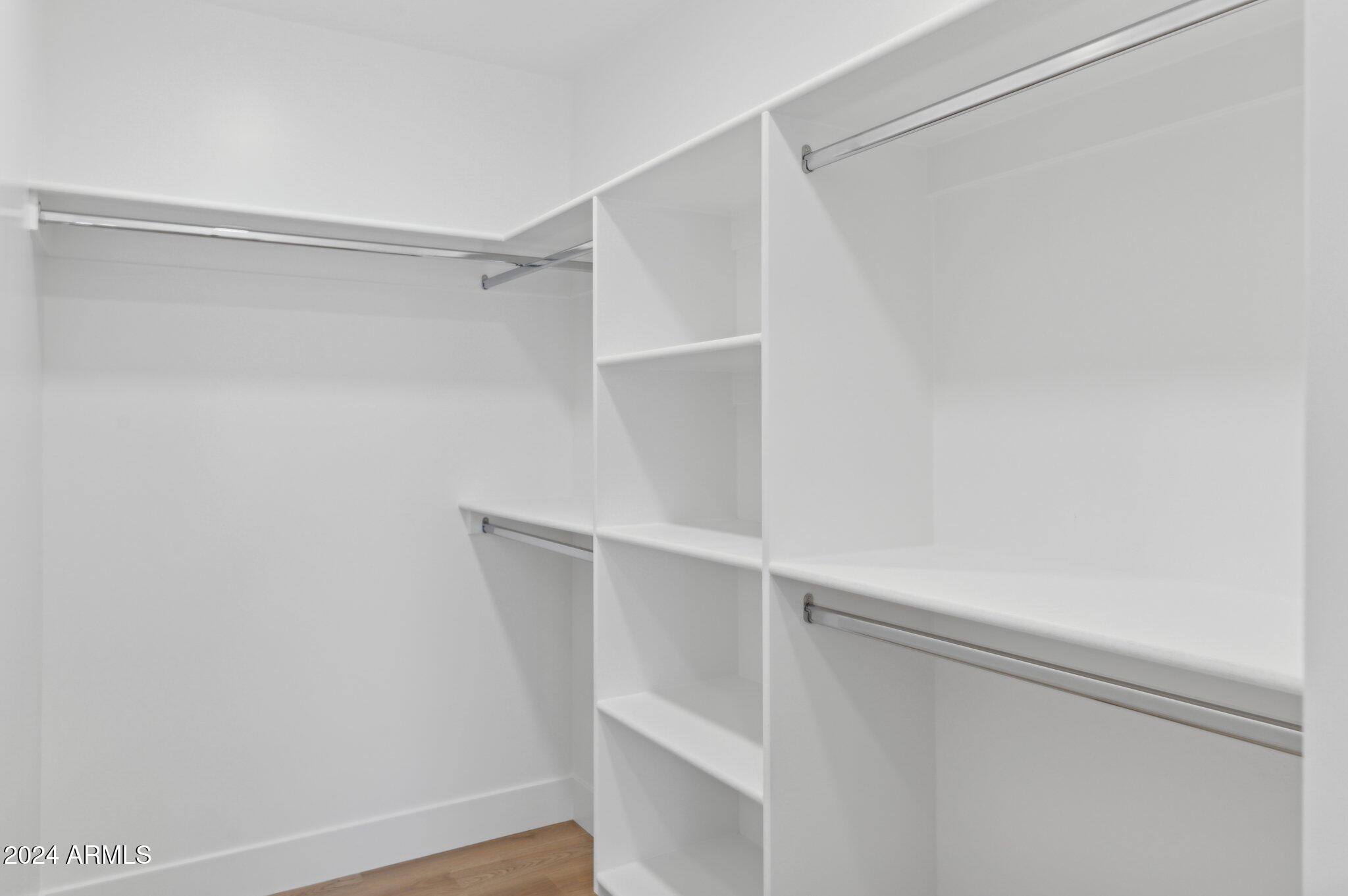 5030 E WINCHCOMB Drive