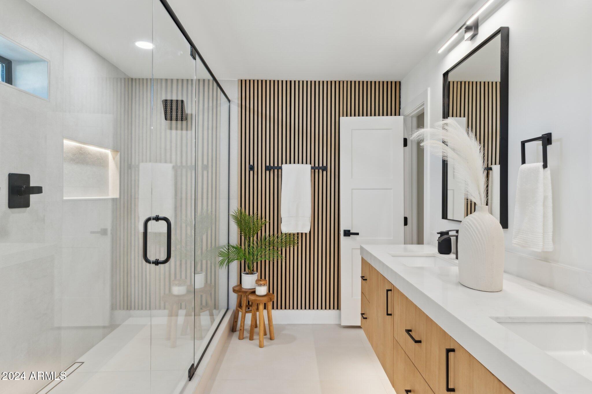 5030 E WINCHCOMB Drive