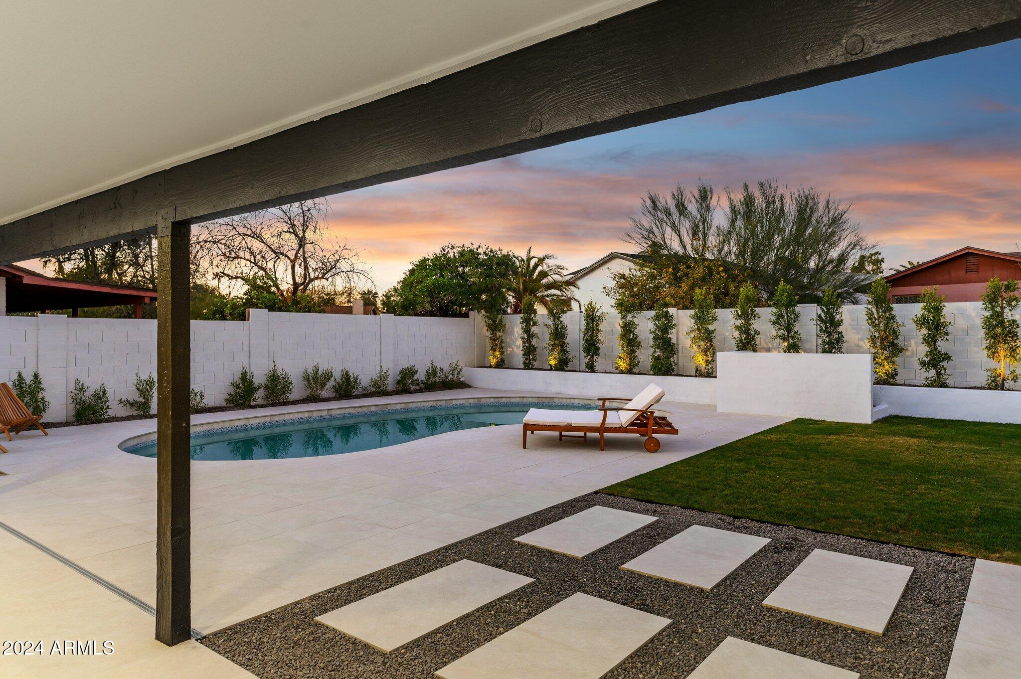 5030 E WINCHCOMB Drive