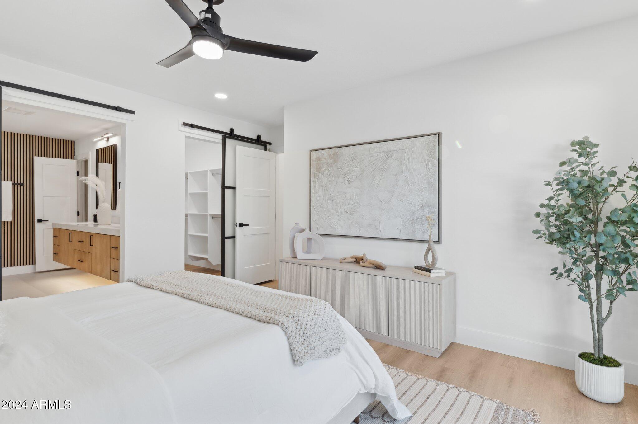 5030 E WINCHCOMB Drive