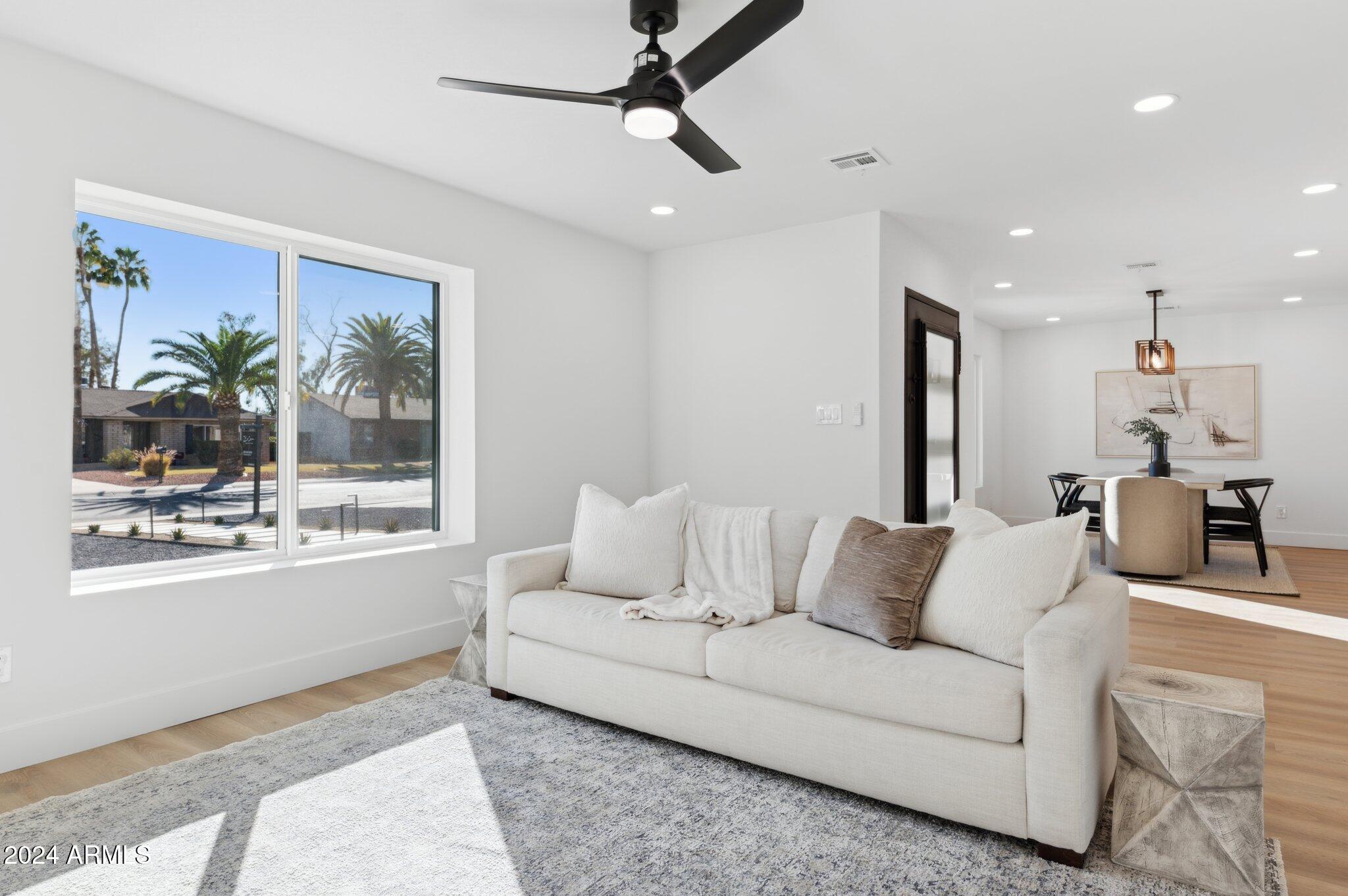 5030 E WINCHCOMB Drive