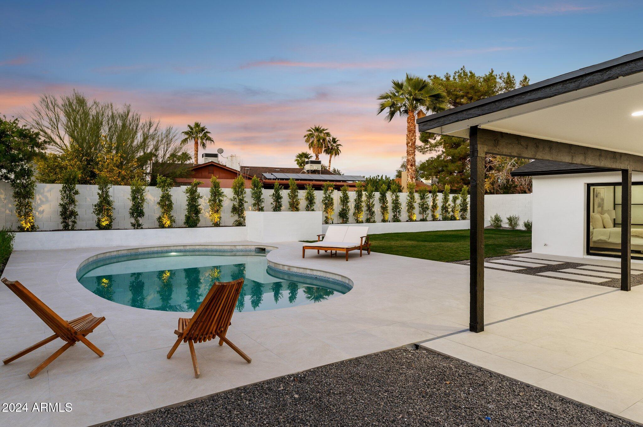 5030 E WINCHCOMB Drive