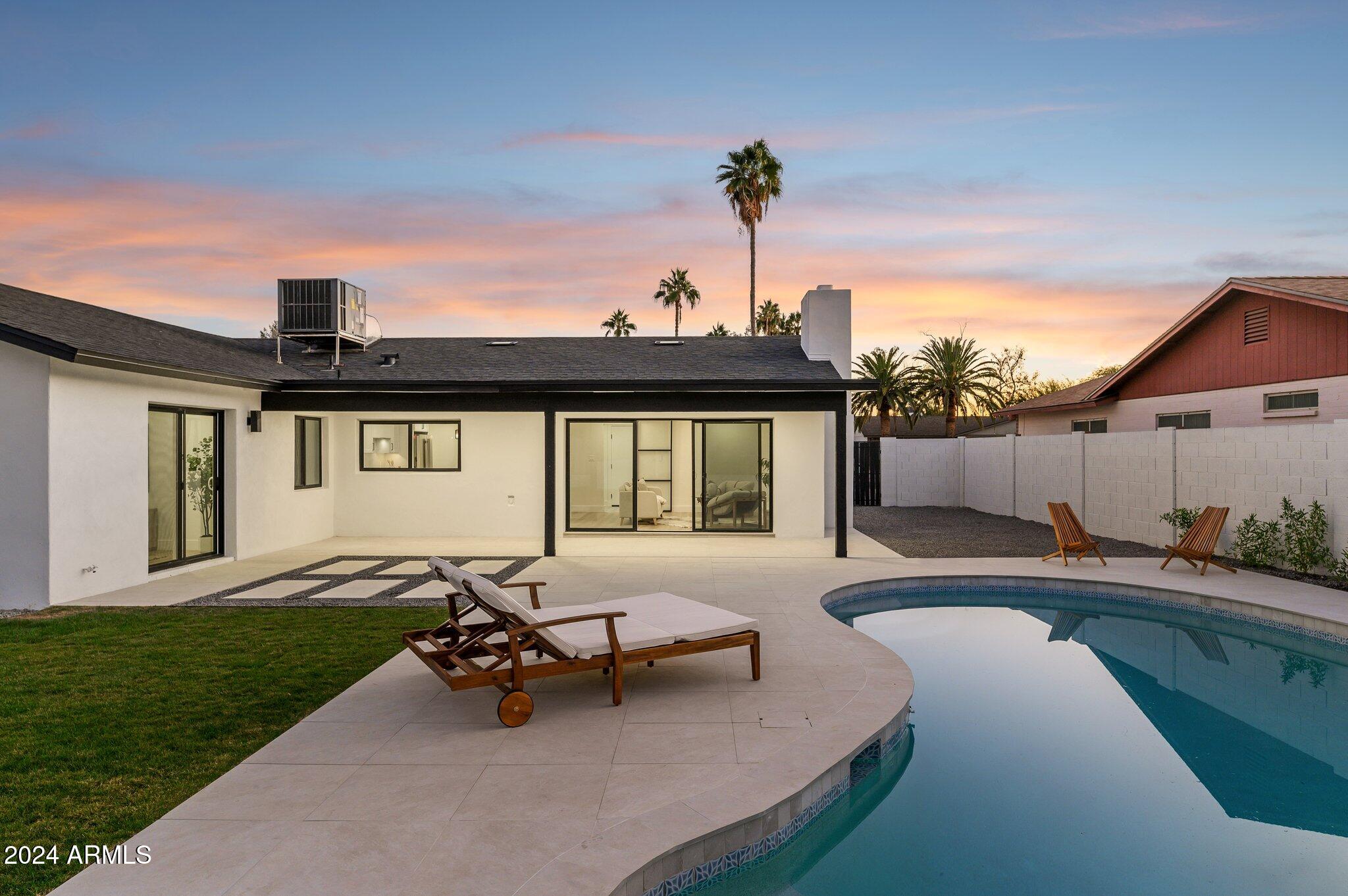 5030 E WINCHCOMB Drive