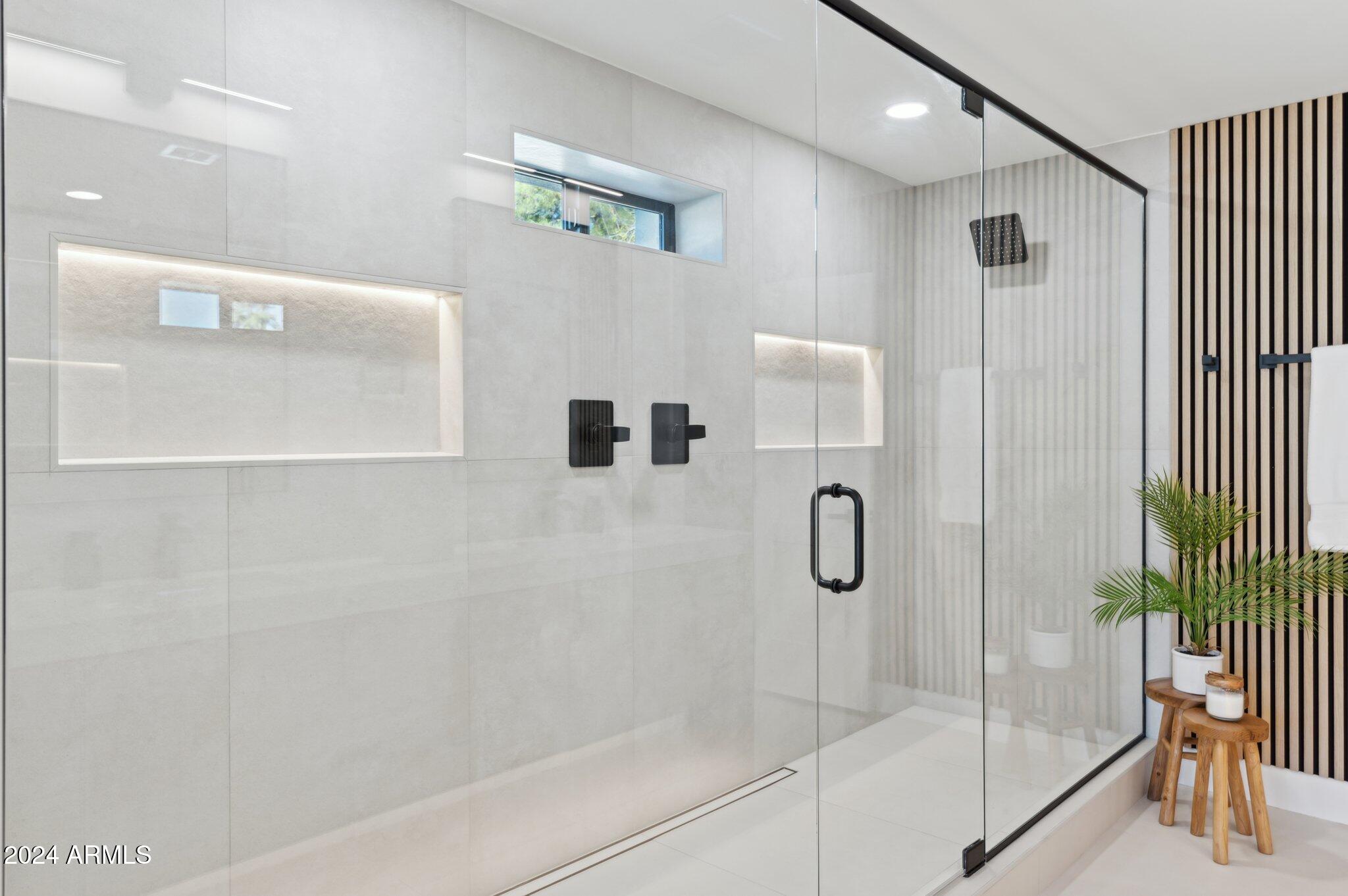 5030 E WINCHCOMB Drive