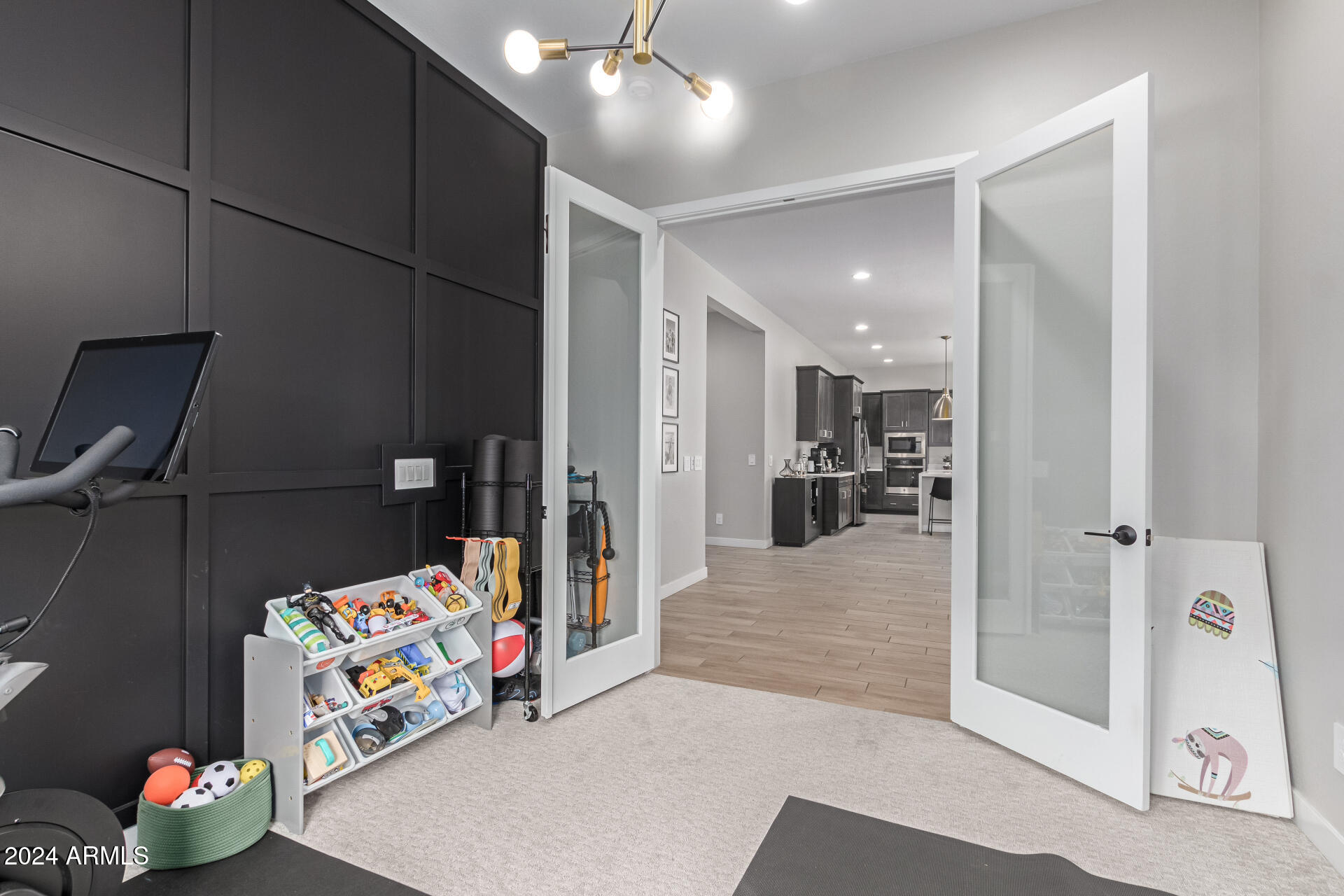 933 E PIEDMONT Road