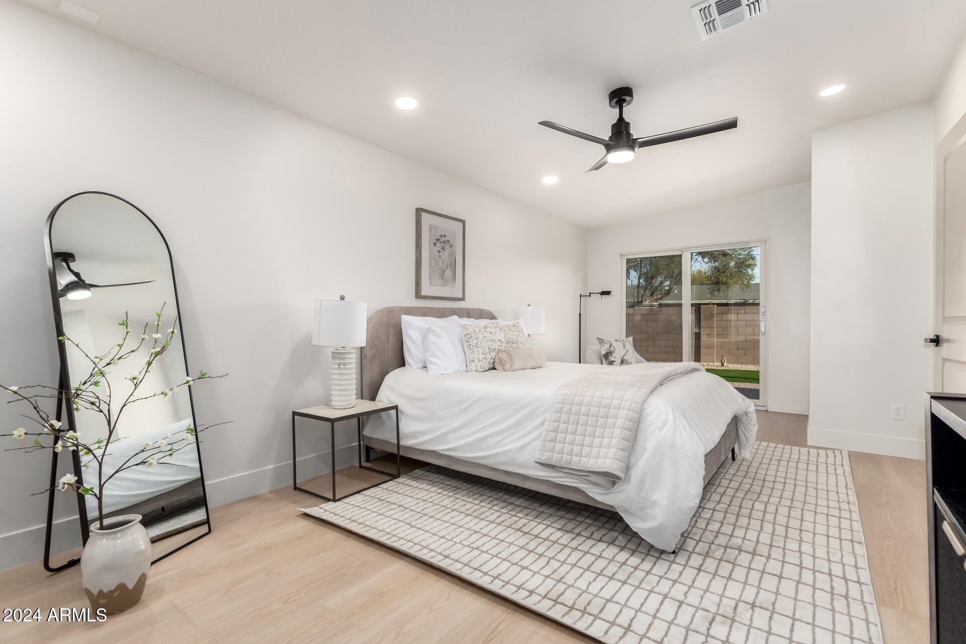 3753 E PARADISE Drive