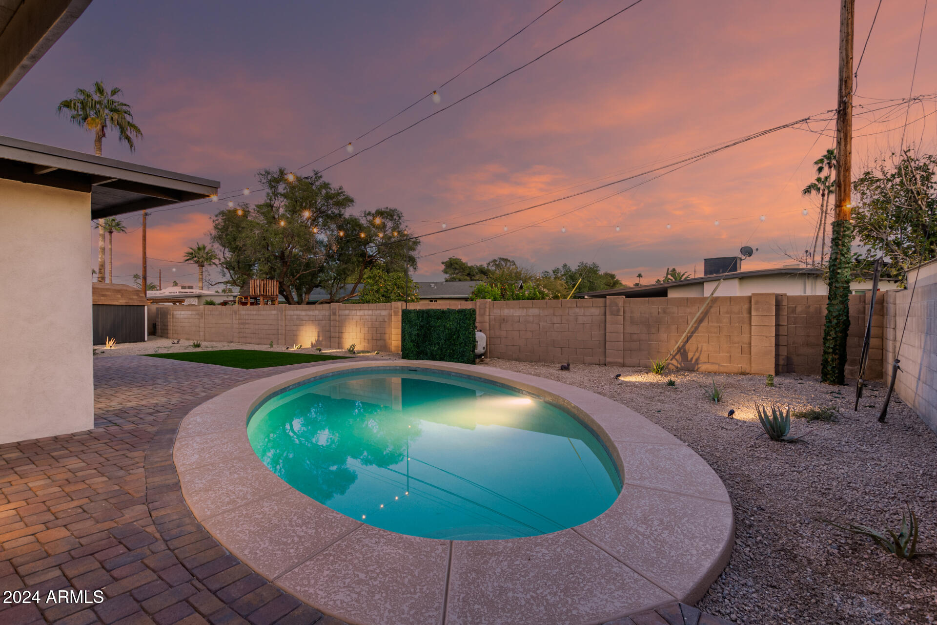 3753 E PARADISE Drive