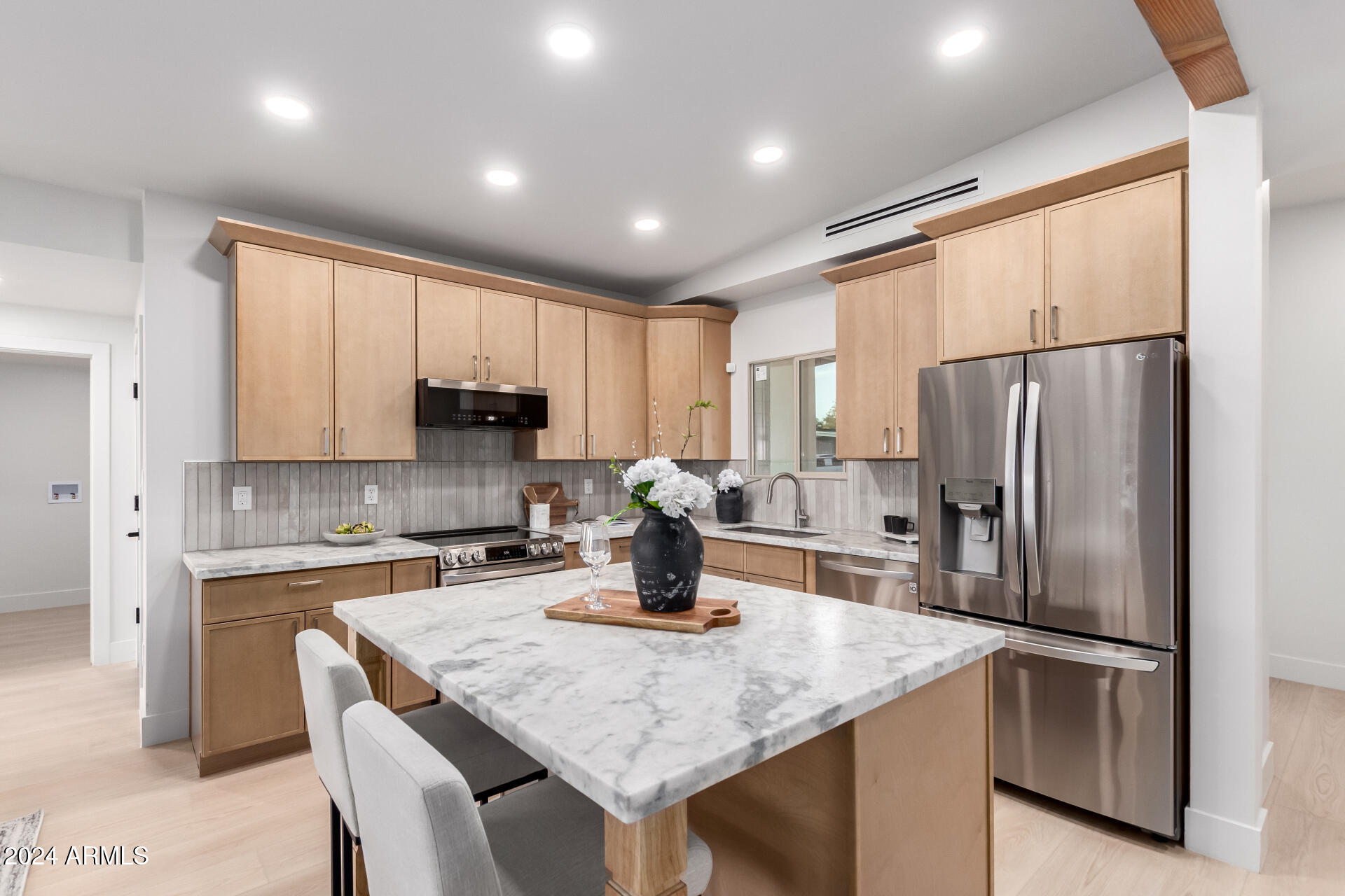 3753 E PARADISE Drive