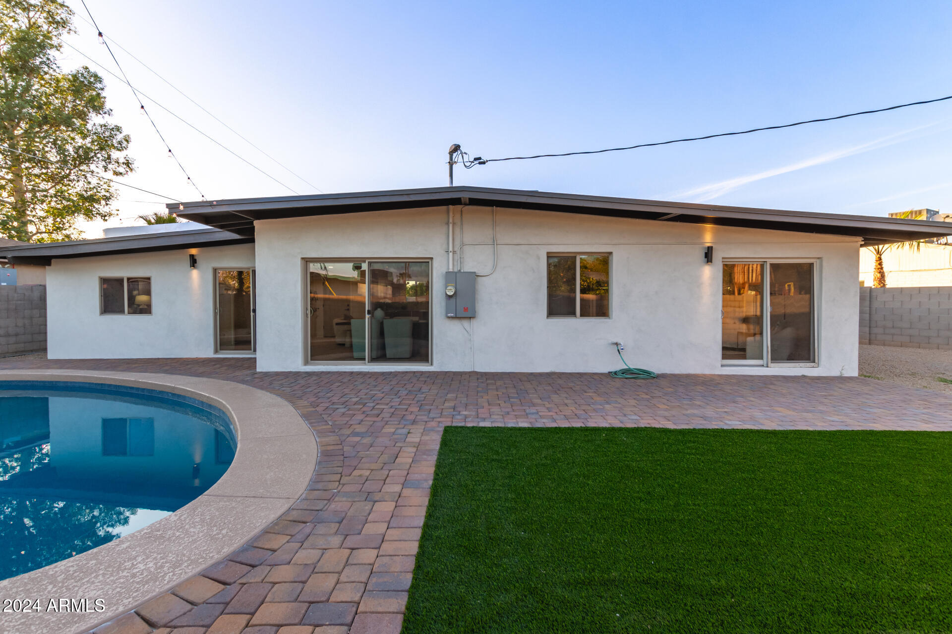 3753 E PARADISE Drive