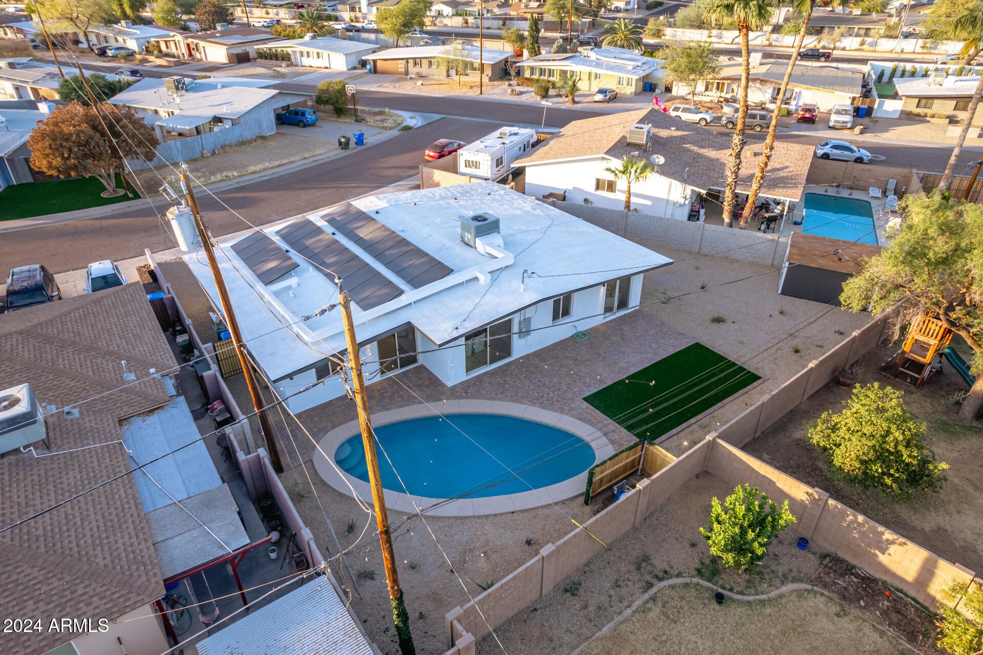 3753 E PARADISE Drive