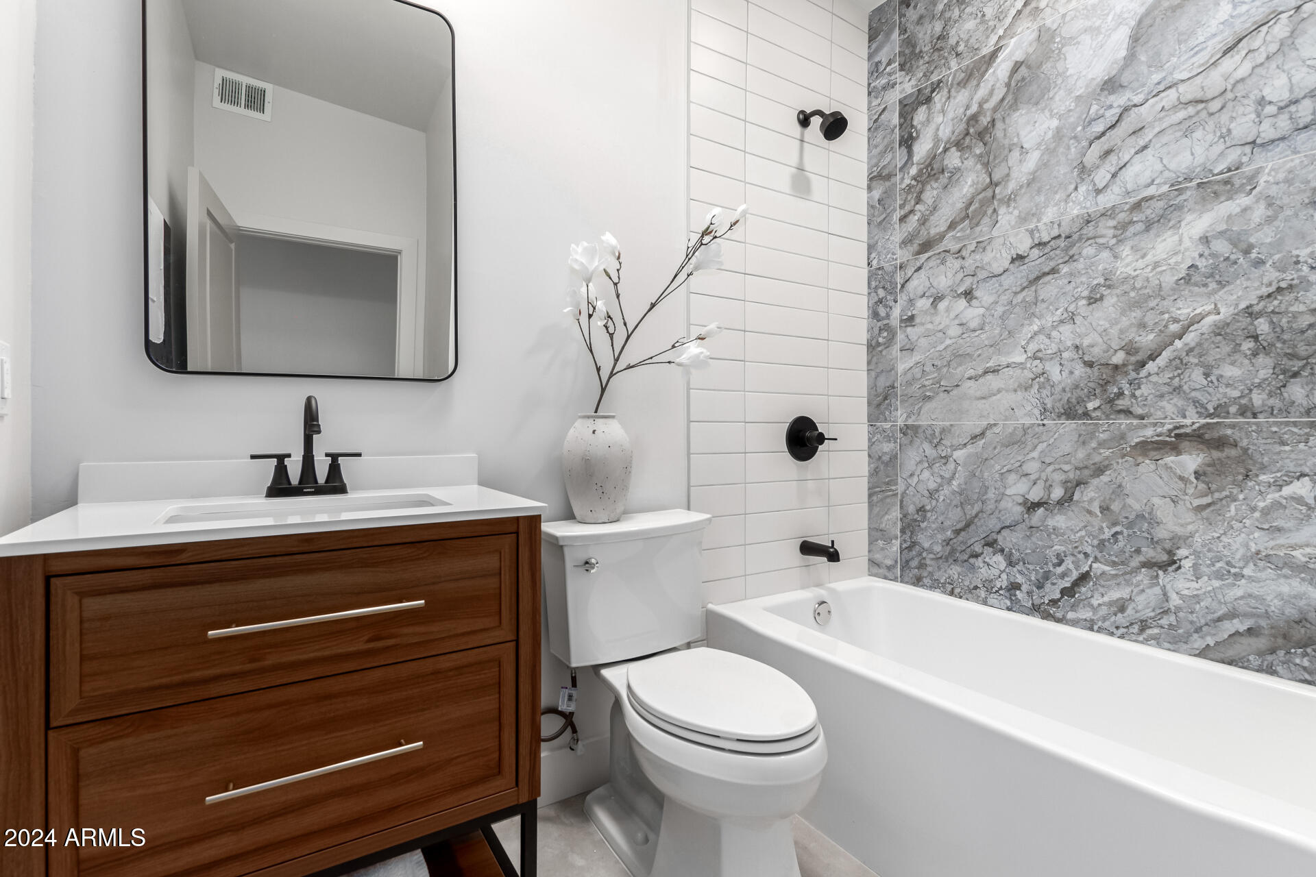 3753 E PARADISE Drive