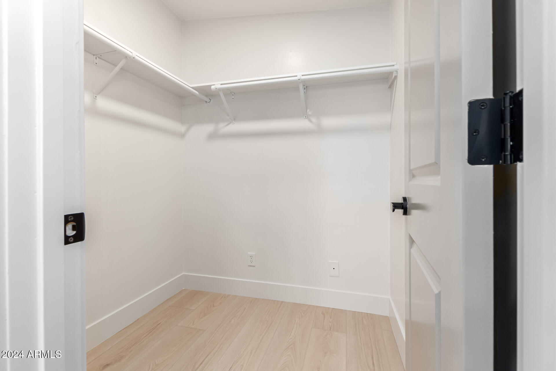 3753 E PARADISE Drive