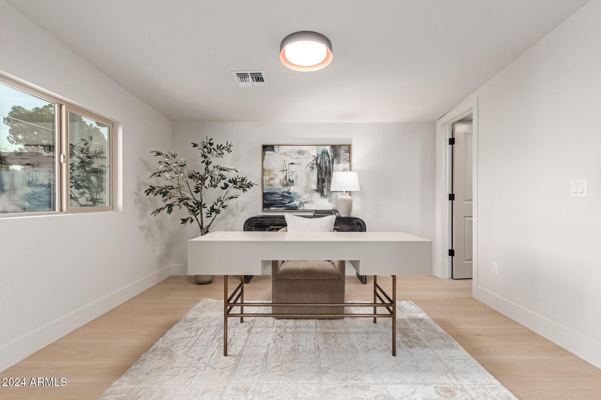 3753 E PARADISE Drive