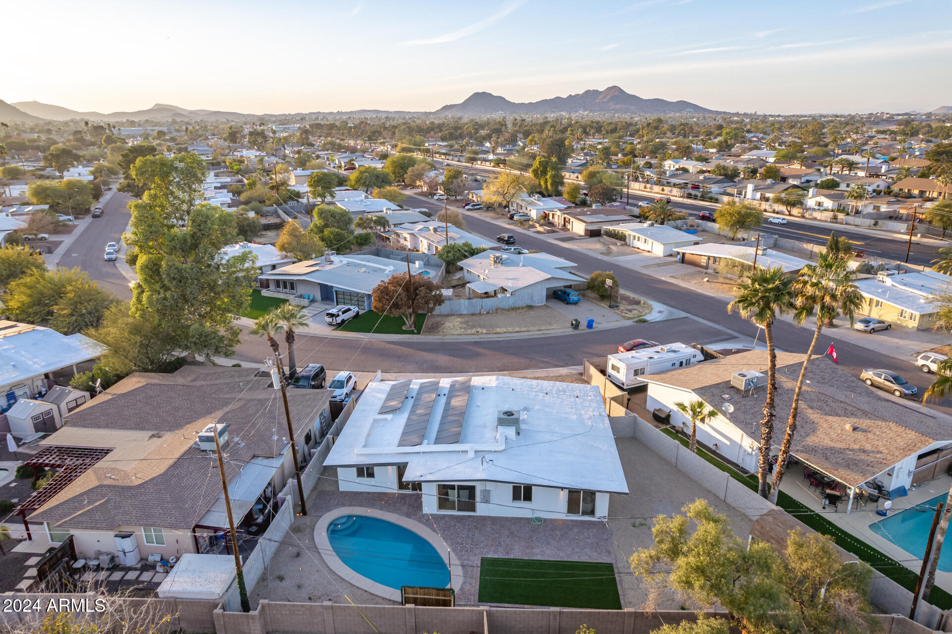 3753 E PARADISE Drive