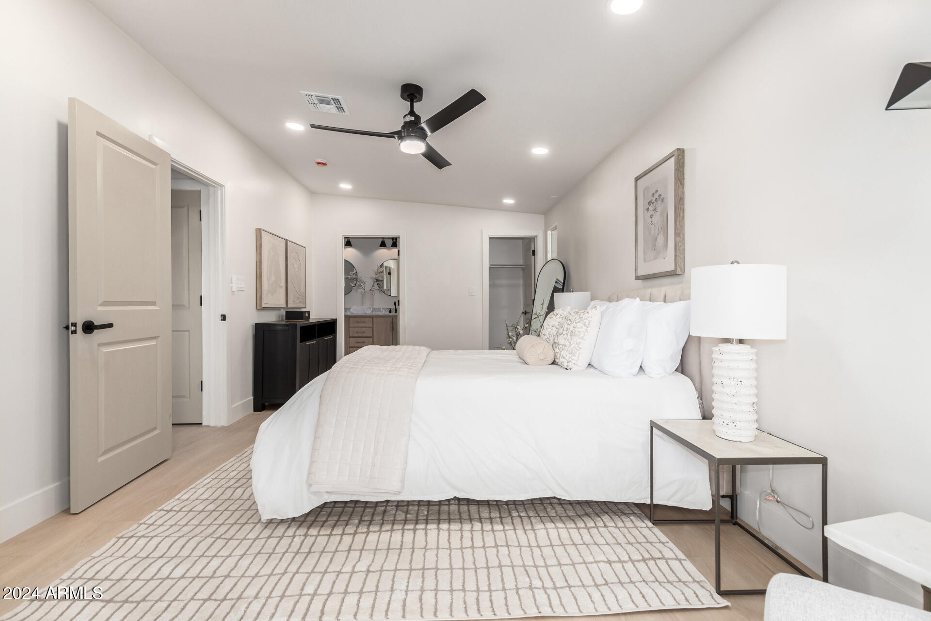 3753 E PARADISE Drive