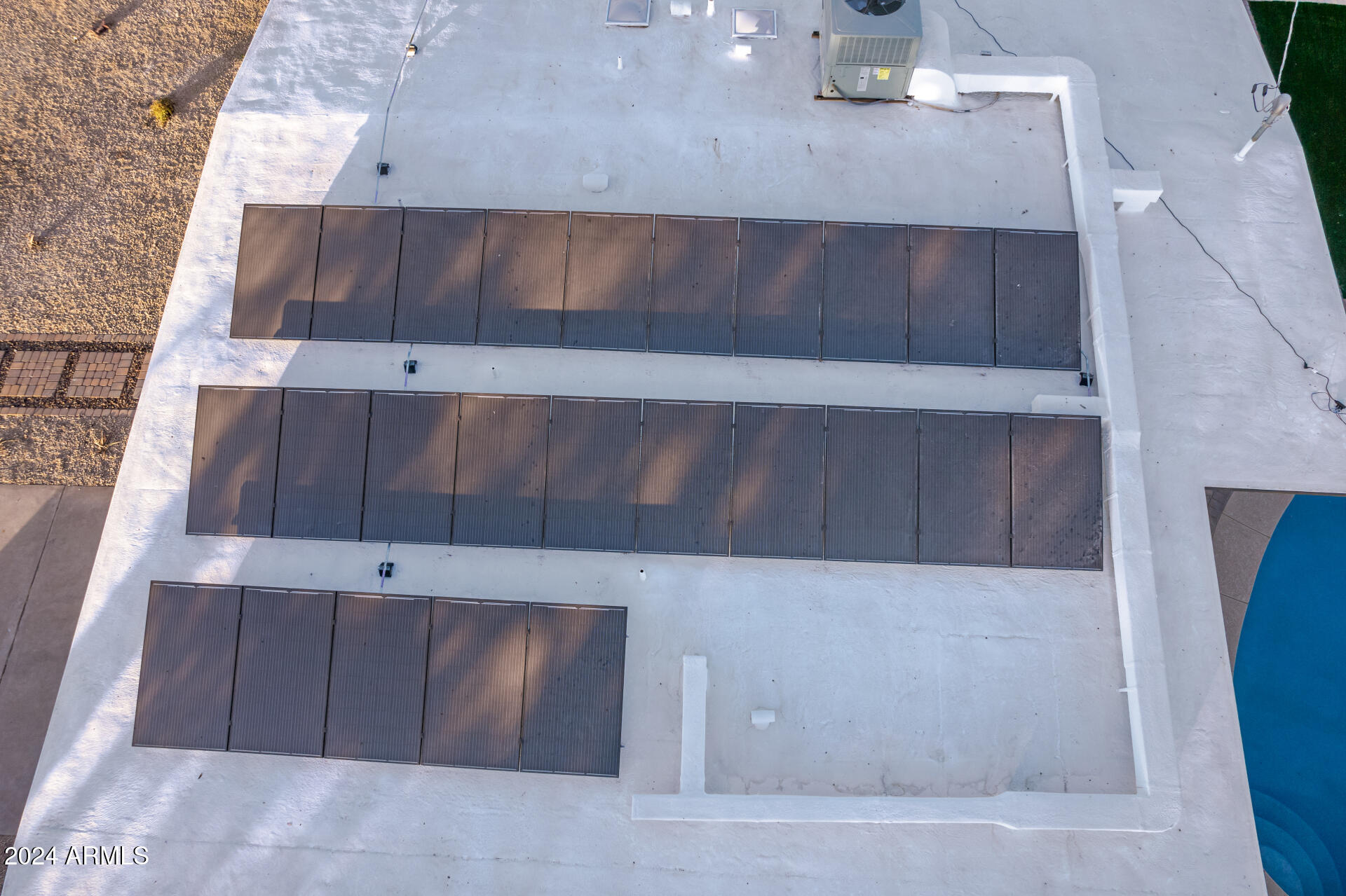 3753 E PARADISE Drive