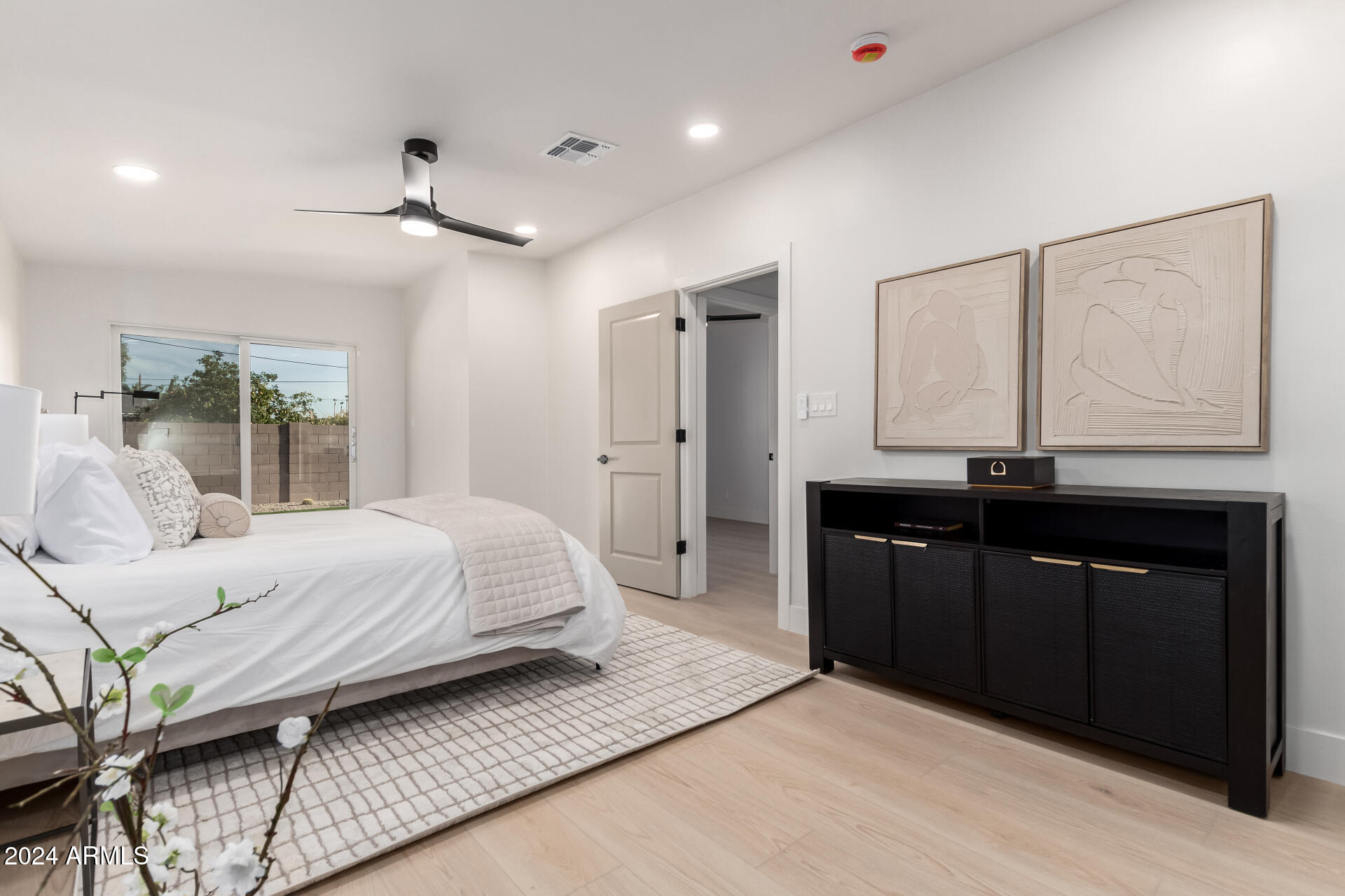 3753 E PARADISE Drive