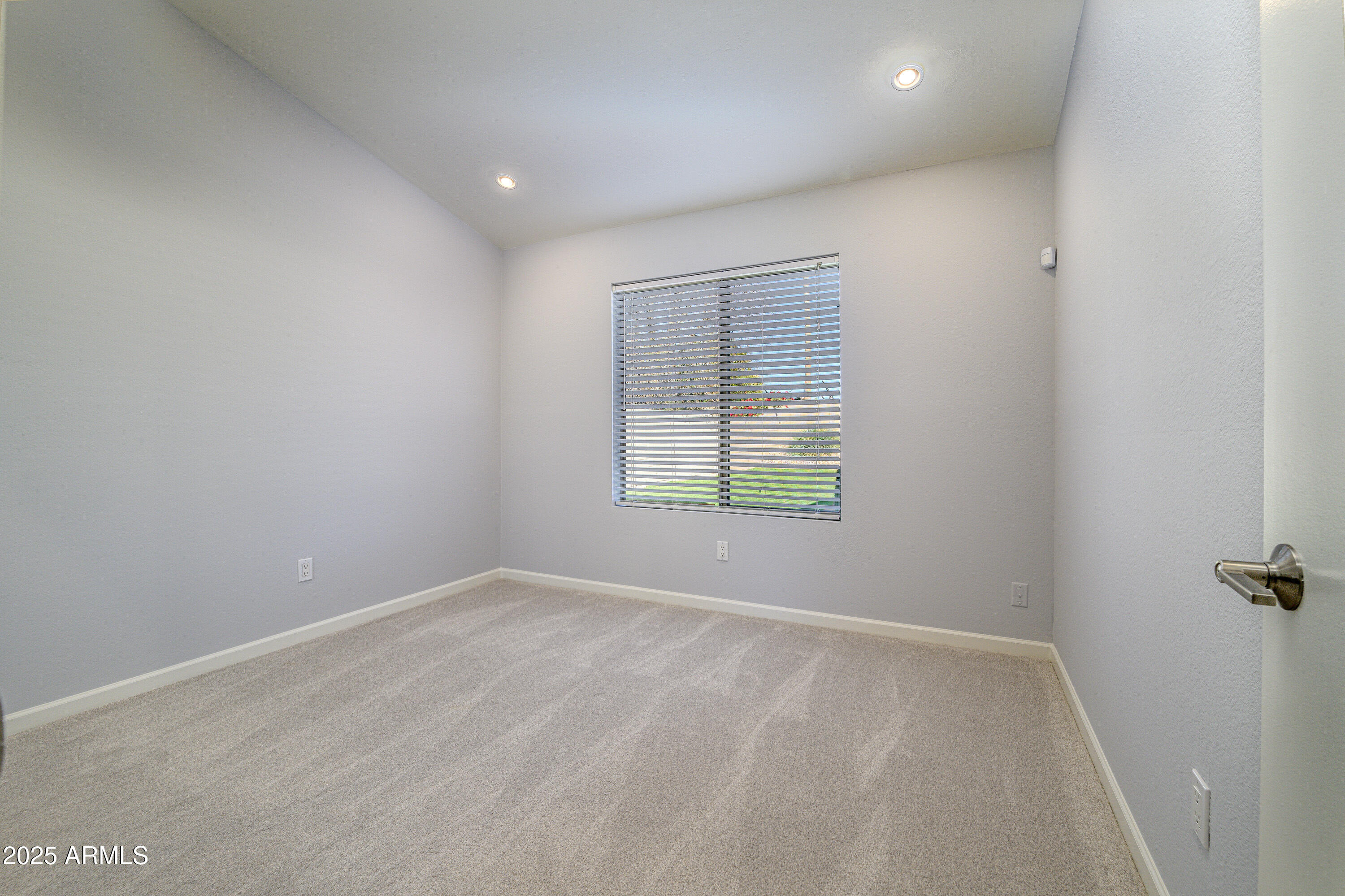 4226 E EVERETT Drive