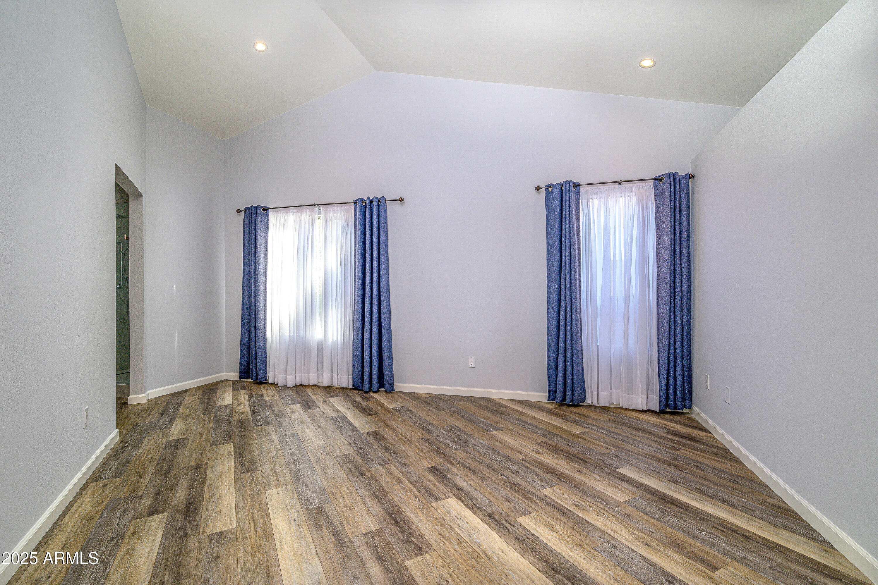 4226 E EVERETT Drive