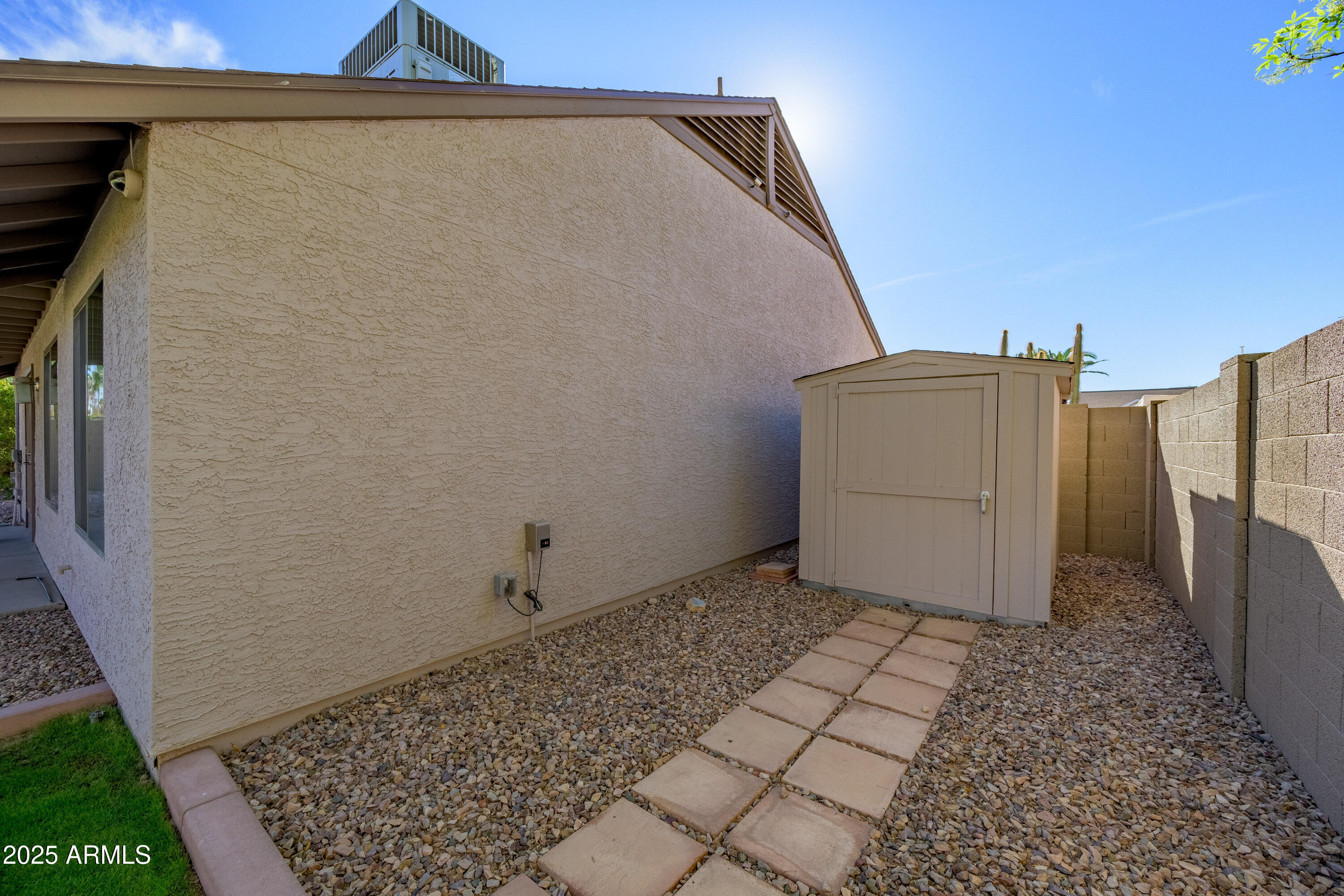 4226 E EVERETT Drive