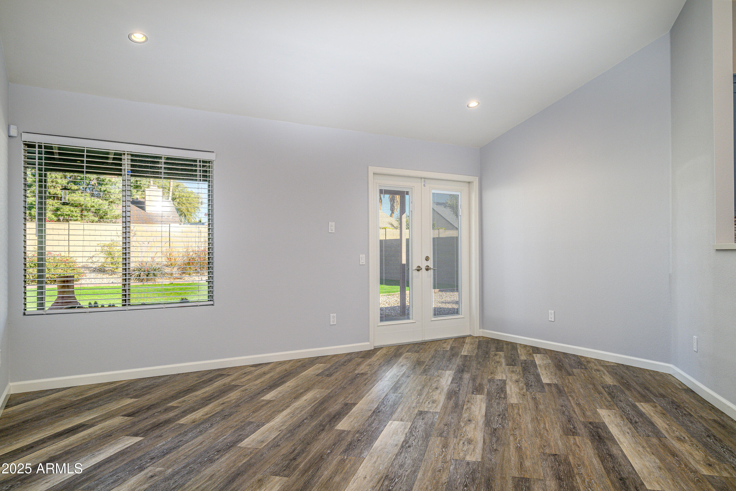 4226 E EVERETT Drive