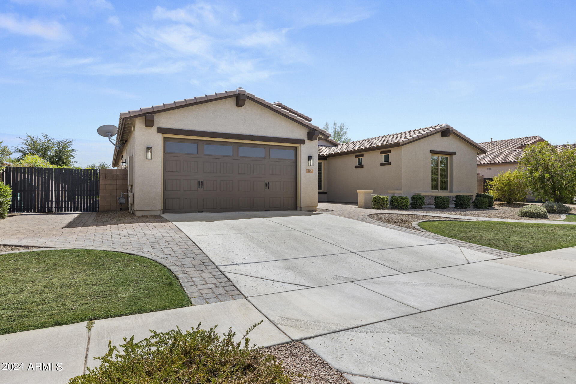 205 W BLUE RIDGE Way