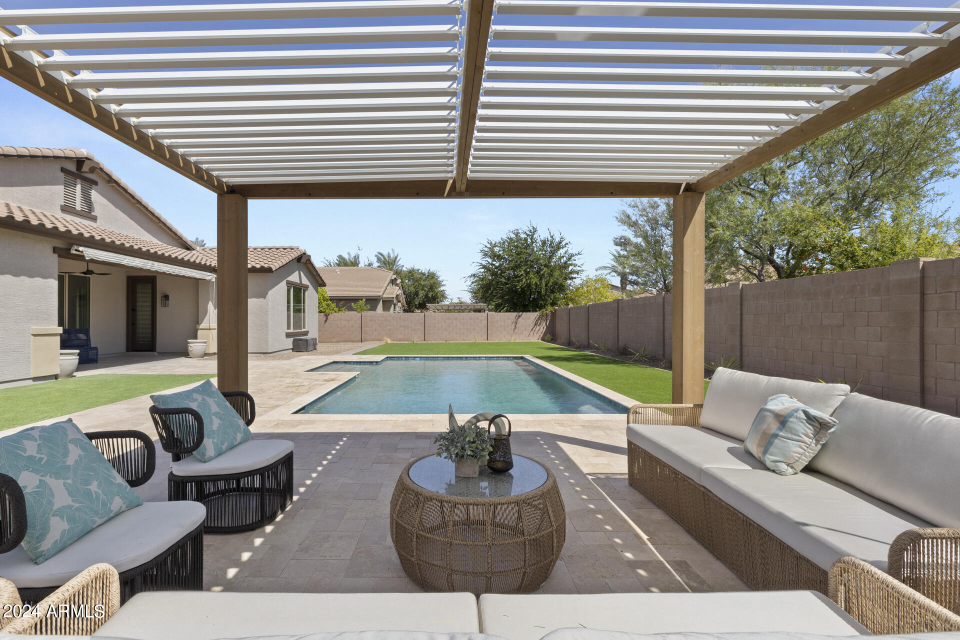 205 W BLUE RIDGE Way